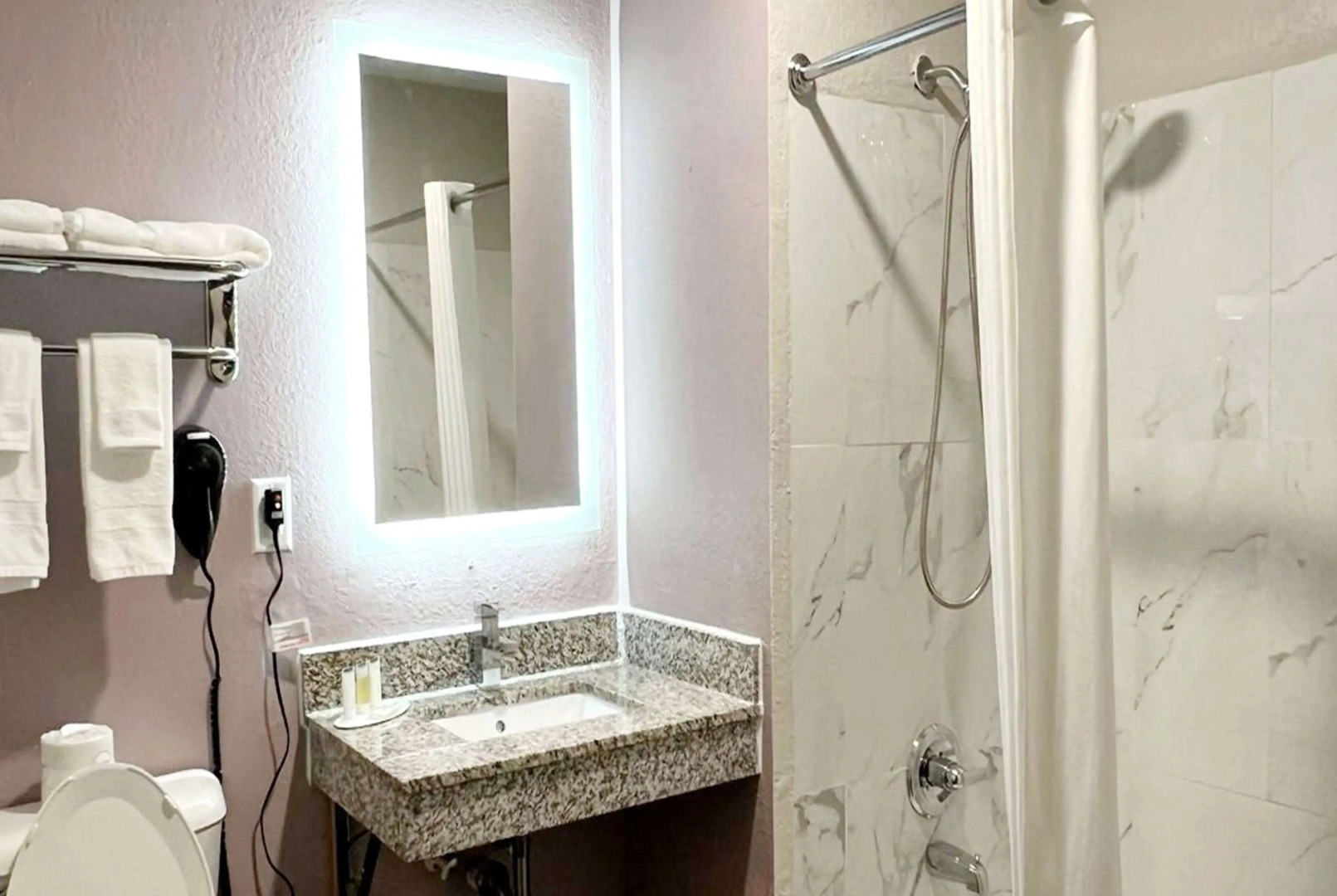 Super 8 by Wyndham Cedar Rapids