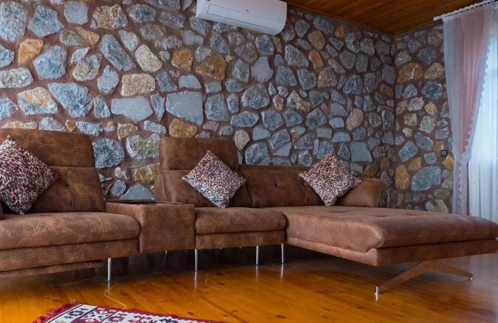 Charming Stone House With Private Pool and Nature View in Iznik Bursa