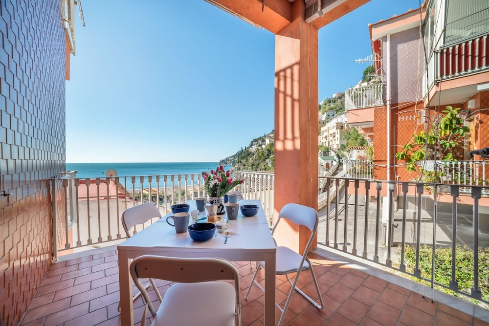 Vietri sul Mare Roomy Flat with Parking