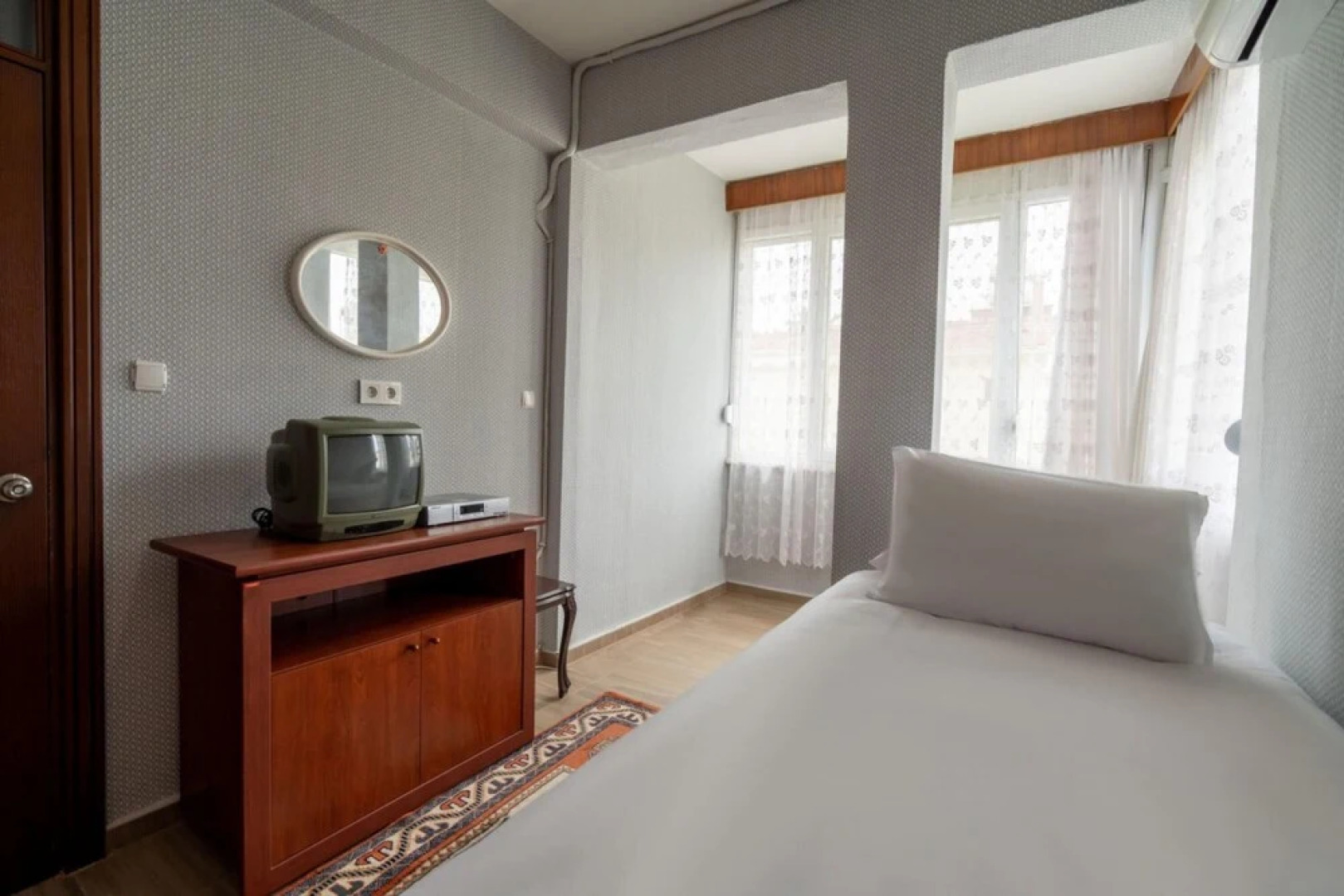 Serene House in Antalya With Shared Pool Garden