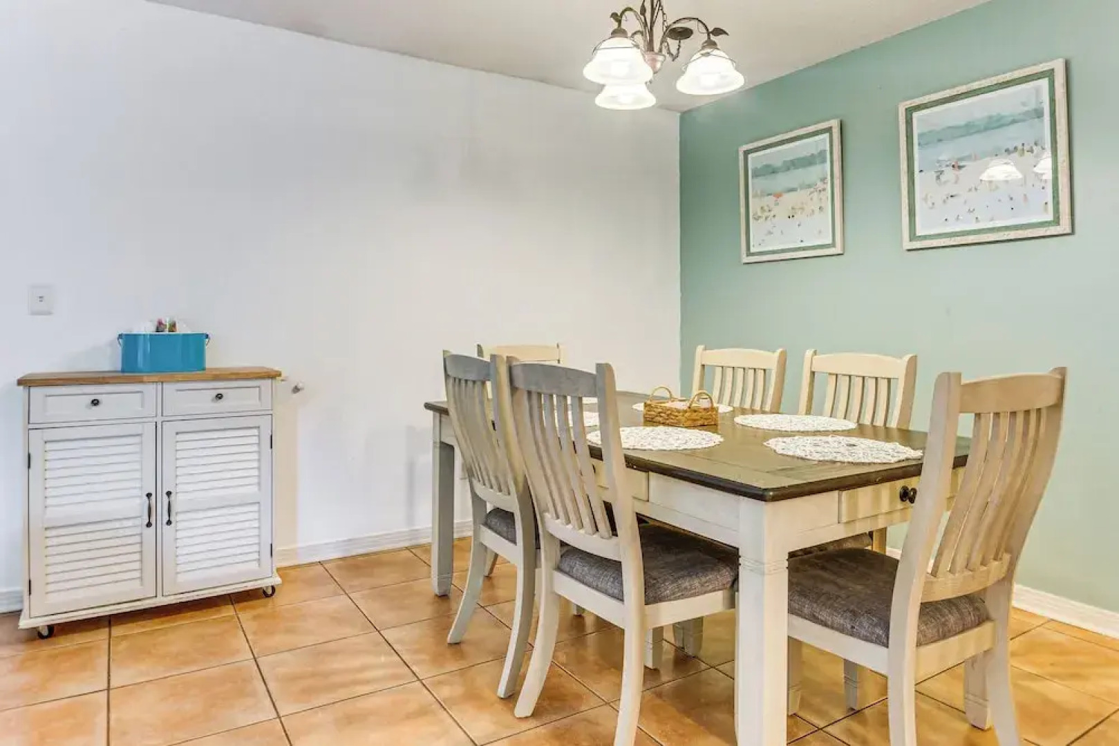 Poolside Oasis: 7 Mi to Pensacola Beach Boardwalk!