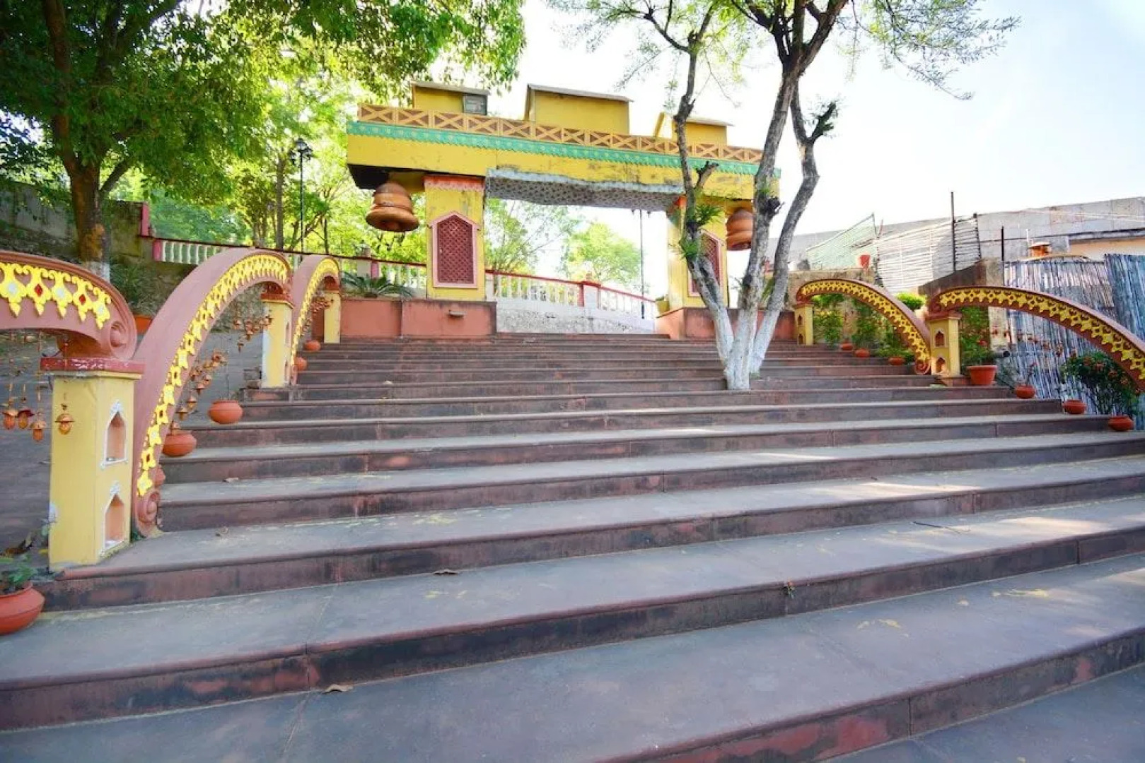 Oyo 37208 Dlm Valley Resorts