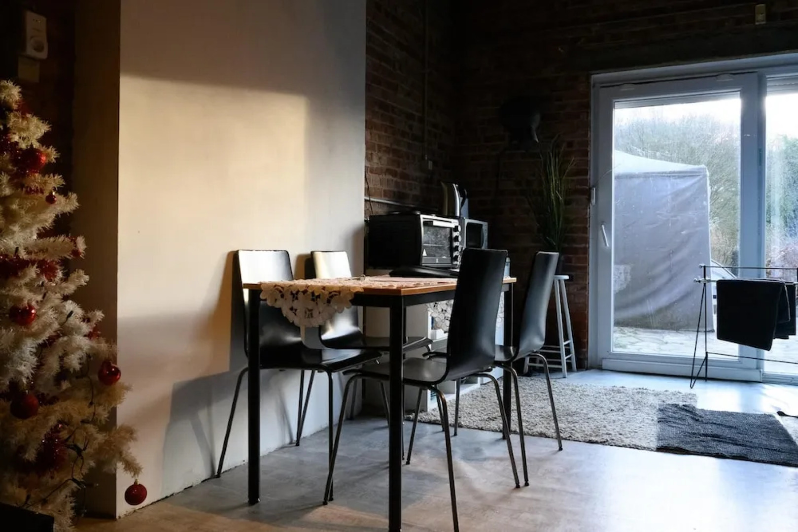 Studio in Jambes, Namur, With Pool Access, Enclosed Garden and Wifi