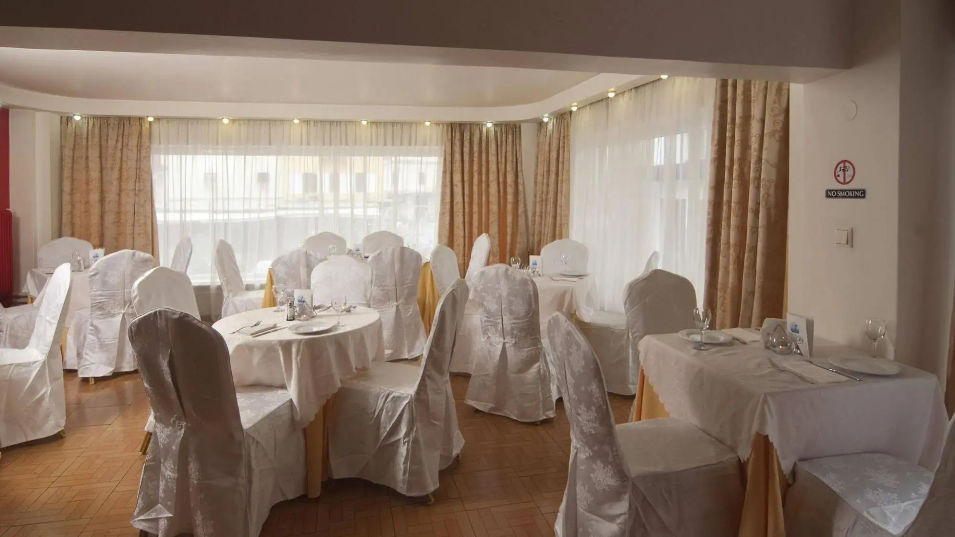 Hotel Triton