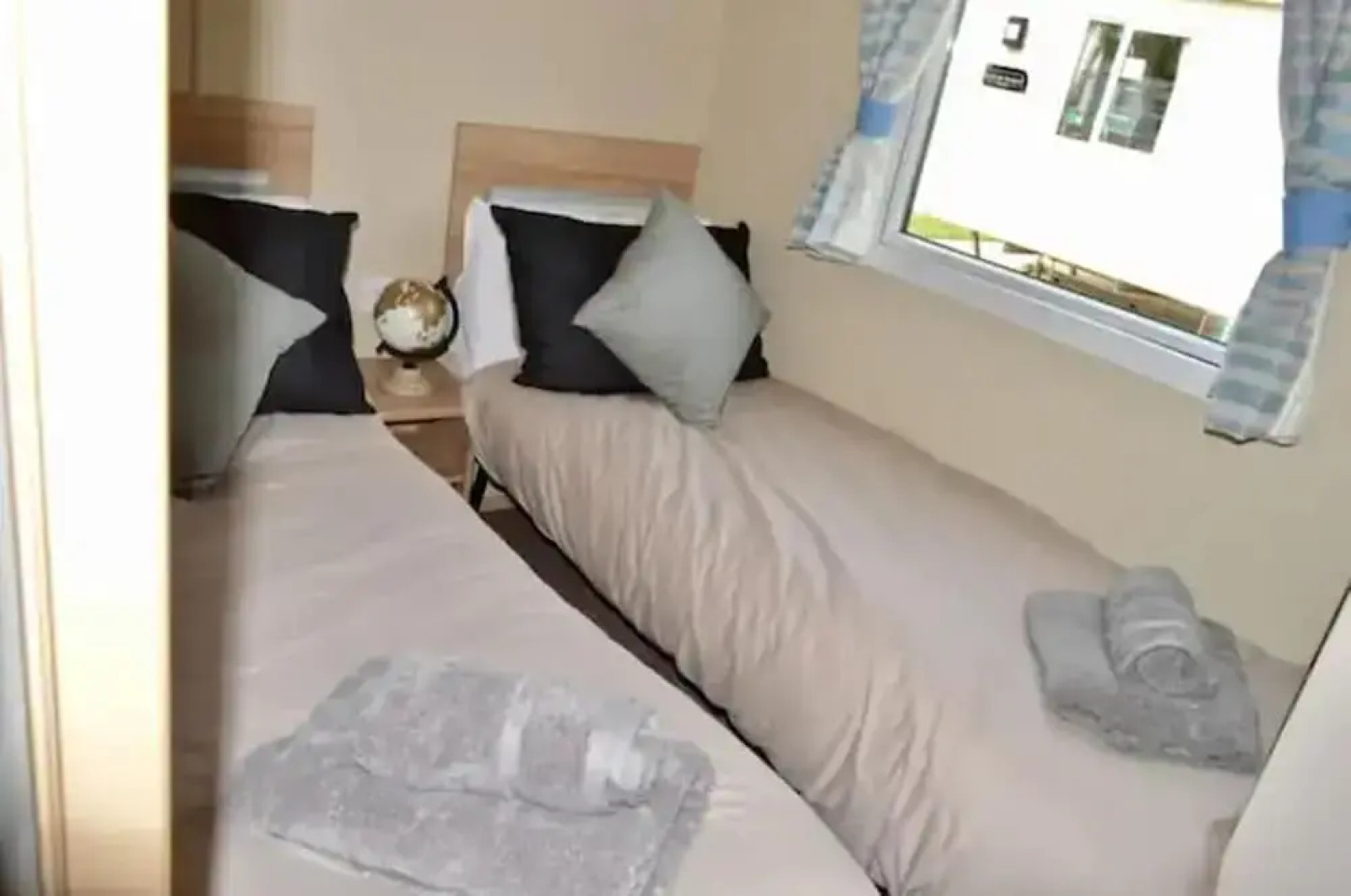 Tattershall Lakes Luxury Caravan With Hot tub