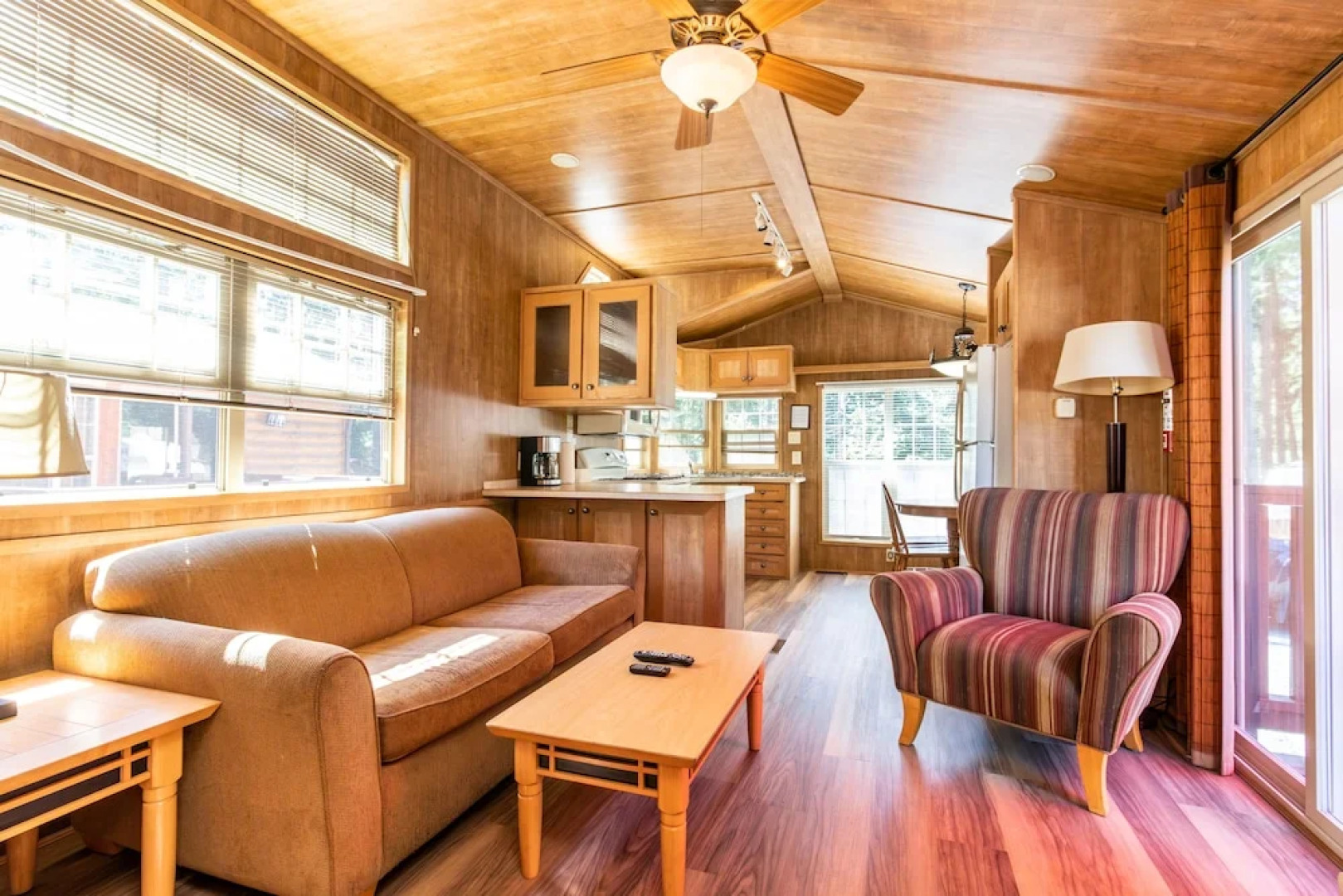 Riverbend Cottages & RV Resort