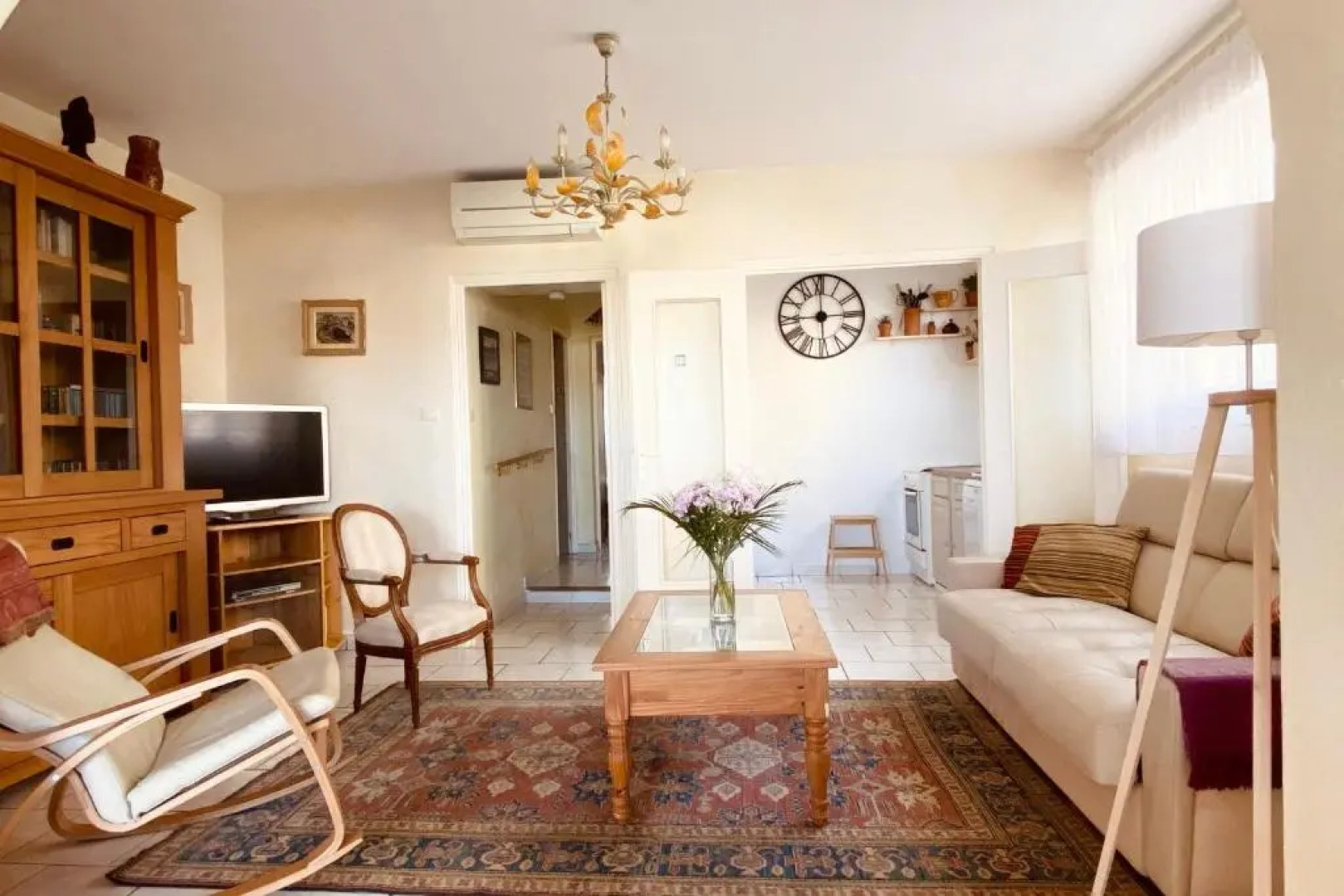 Beautiful 2br with AC and sea-view terrace in La Seyne-sur-Mer Welkeys