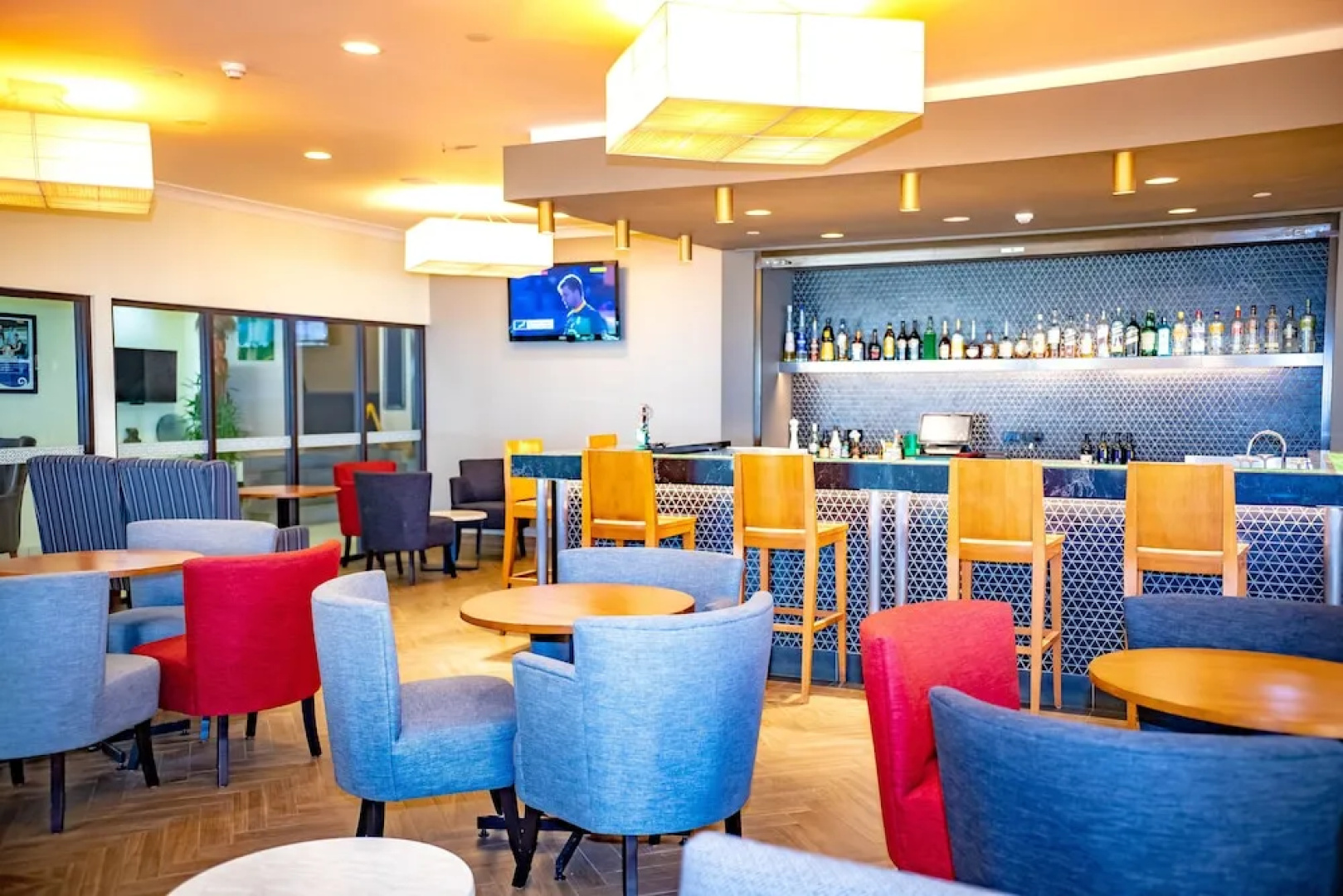 Highlander Hotel & Apartments