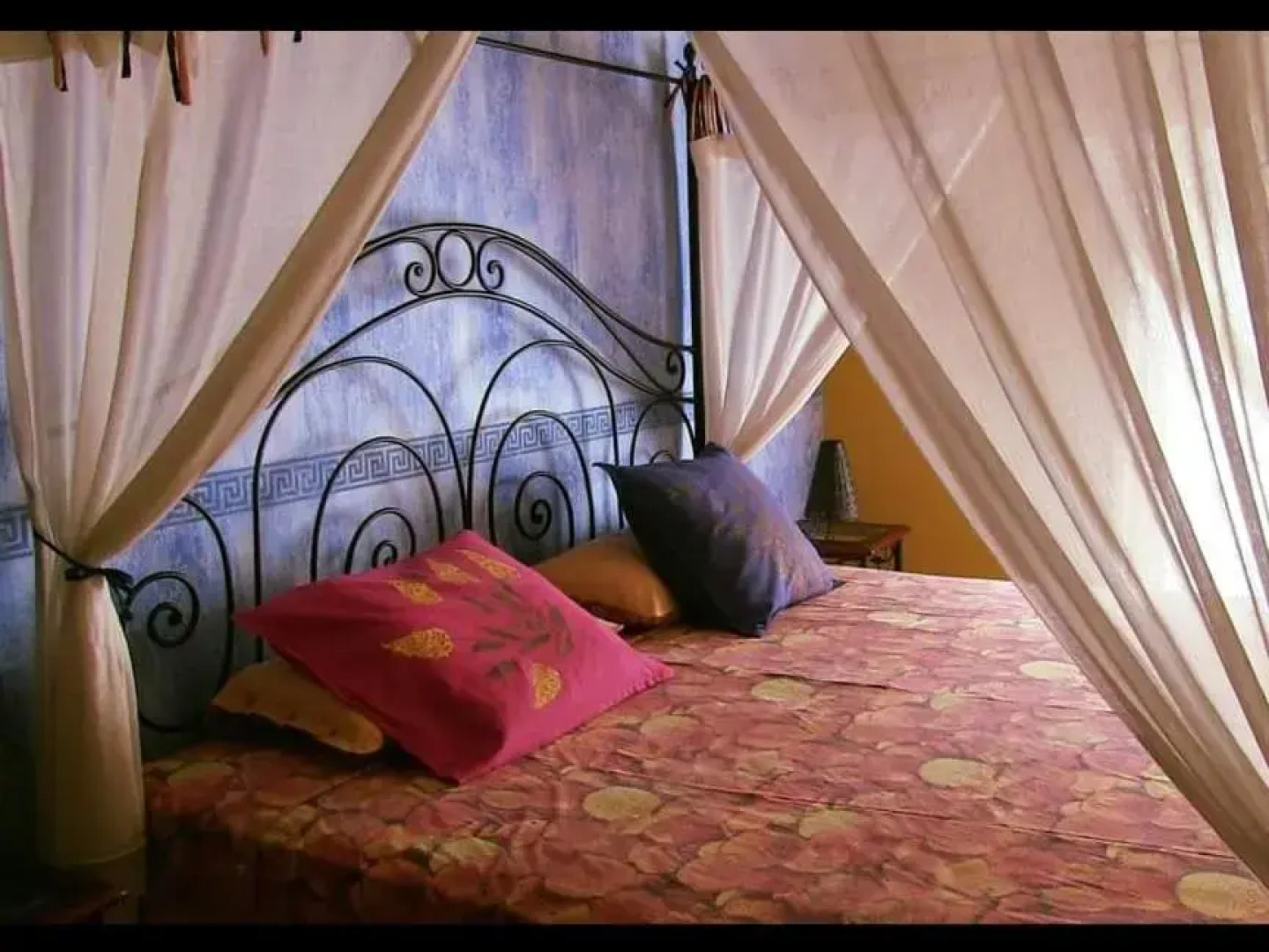 A la Sombra de la Torre