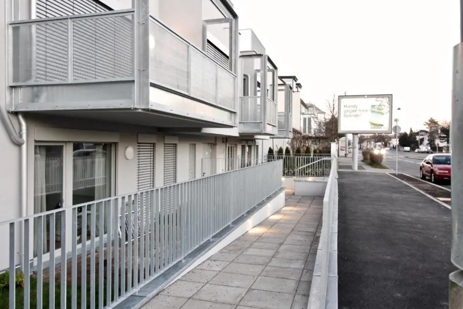 Yellow Flower Apartment with Pool - 5 min to Lake