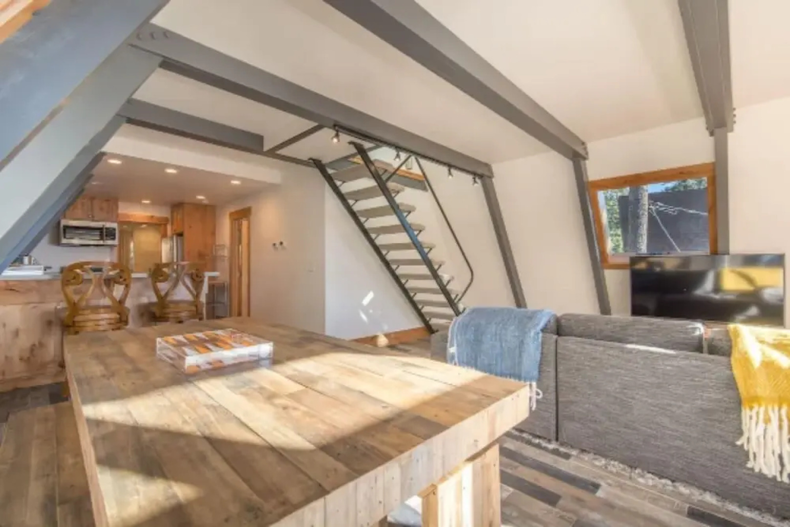 Dancing Bear by Avantstay Newly Remodeled A Frame in Talmont Access To Lake Tahoe Park Association