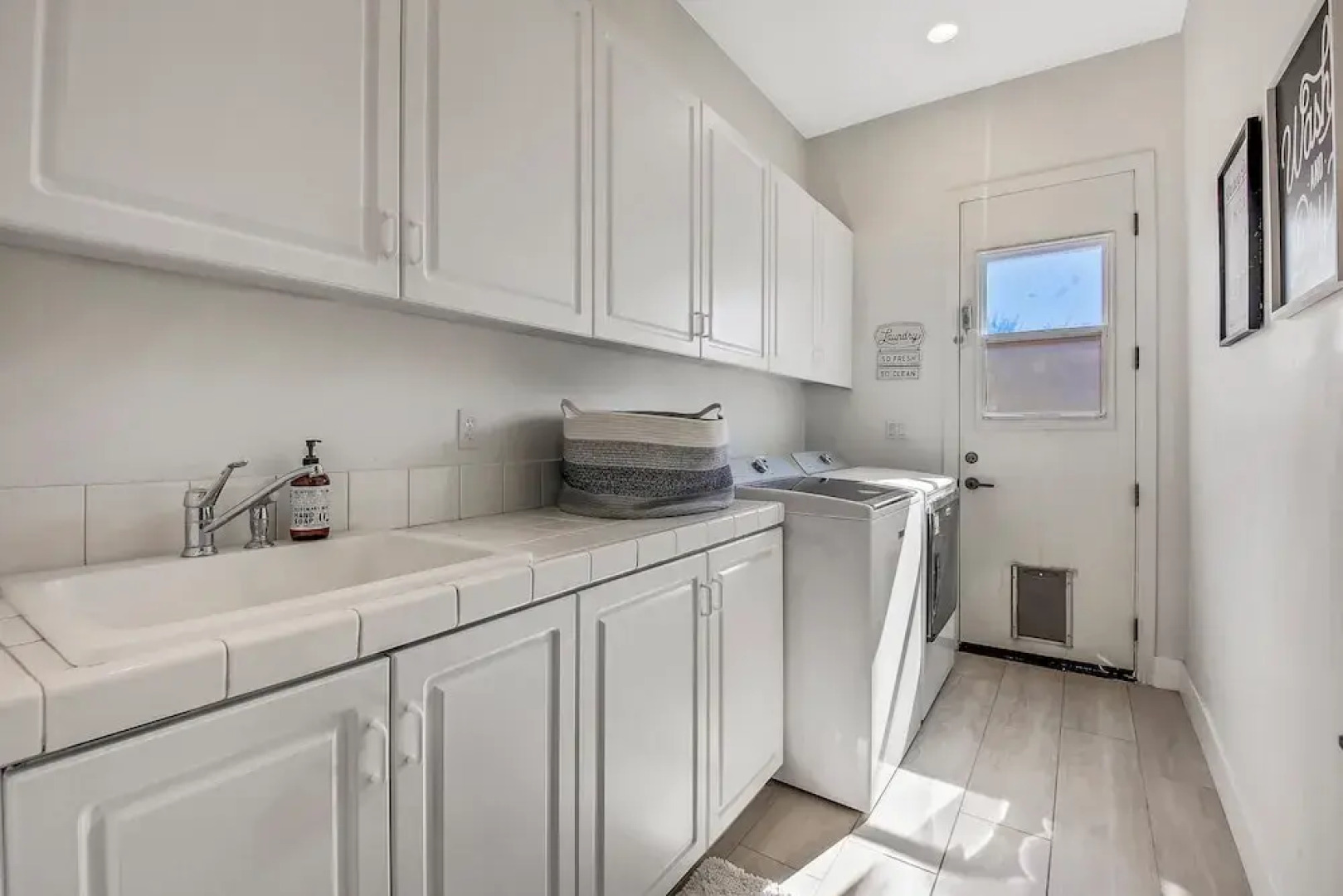 Wanderlust: Pool/spa, Waterslide, Firepit, Game Rm