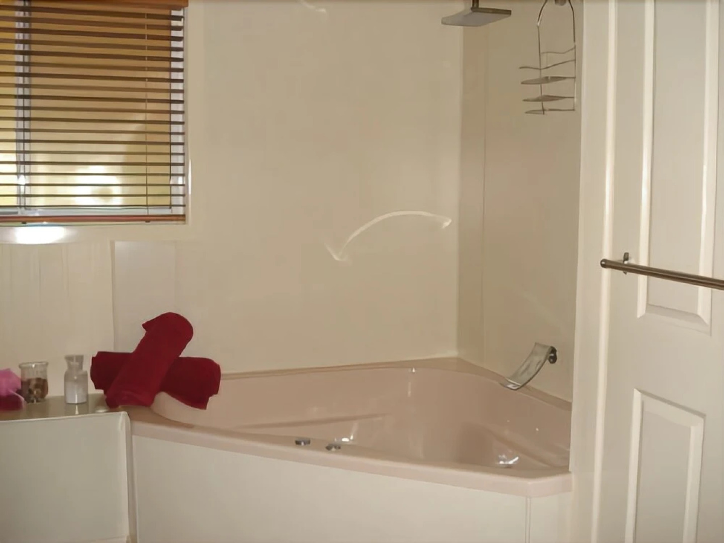 Chilverton Cottages & Restaurant