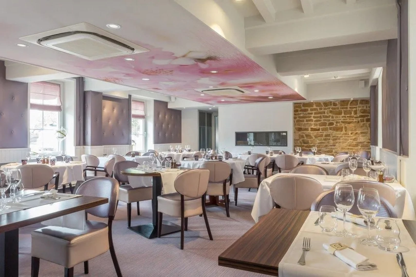 Logis Hôtel Les Platanes