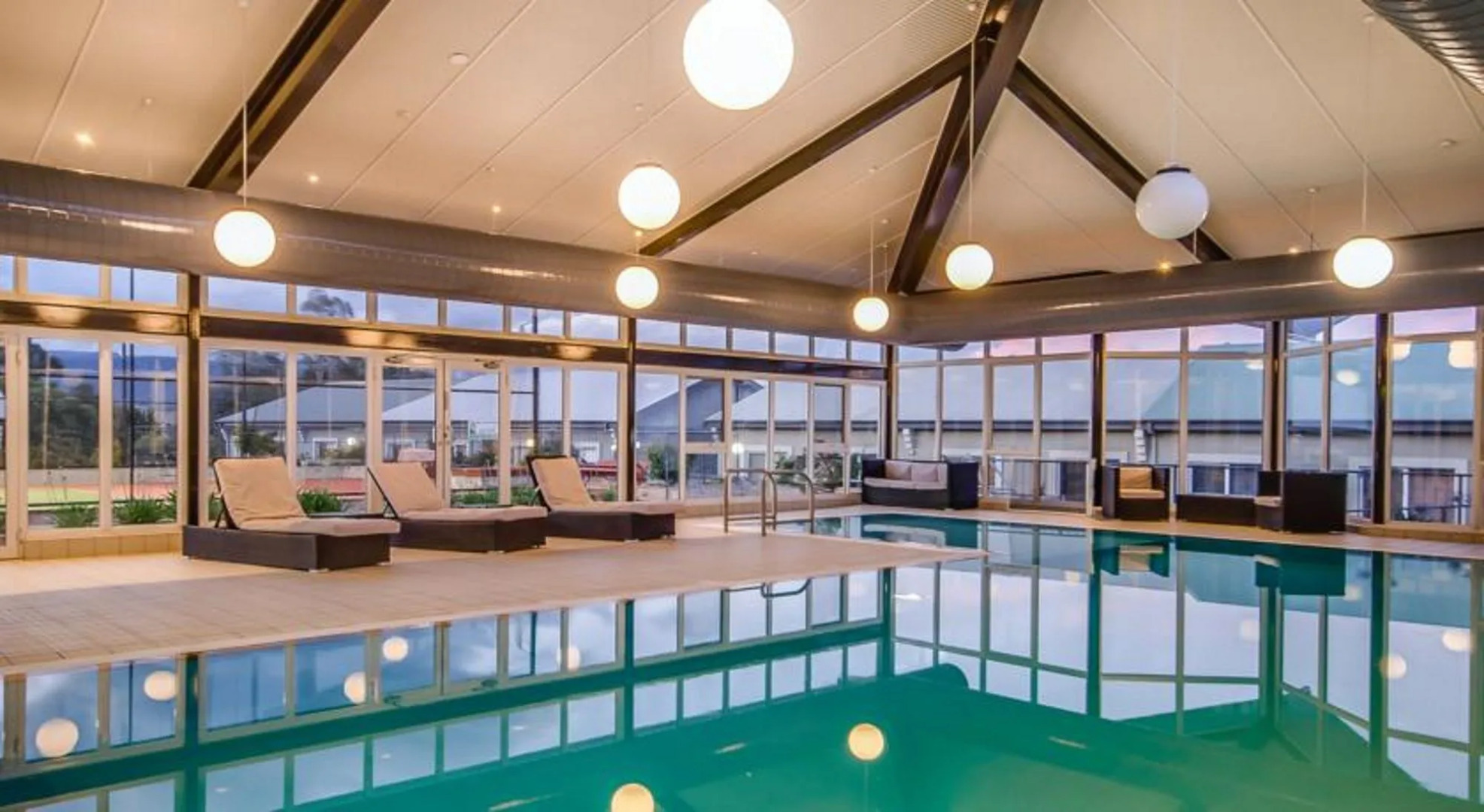 Horizons Lake Jindabyne