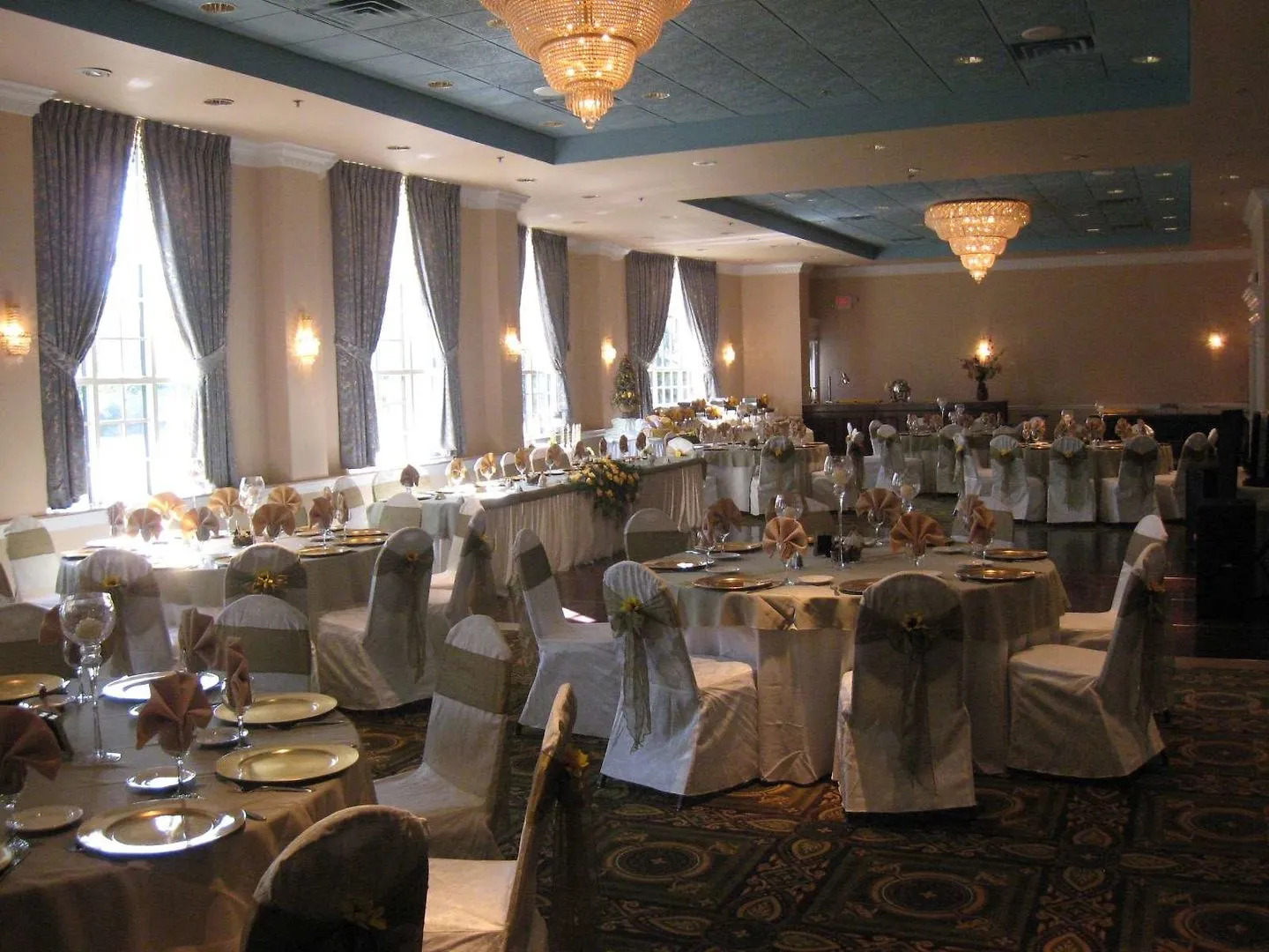 Meadowlands Plaza Hotel