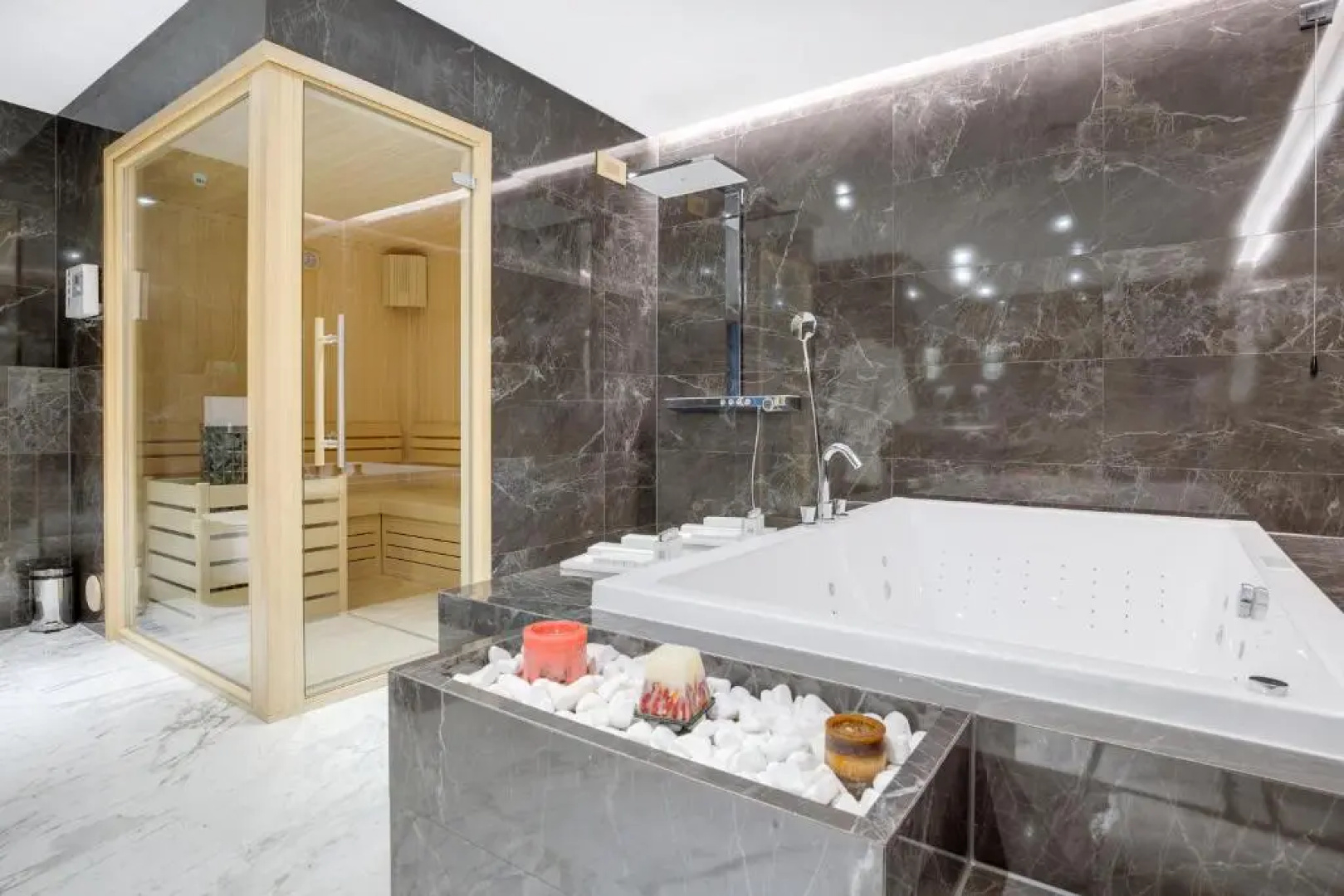 Emerald Hotel Pristina, Kosovo