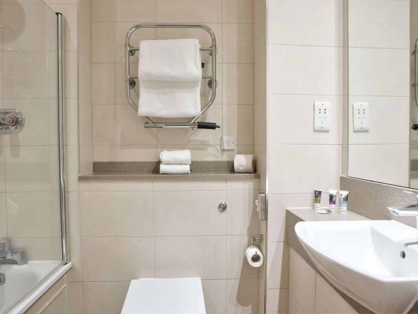 Sunday Box Hill Burford Bridge Hotel