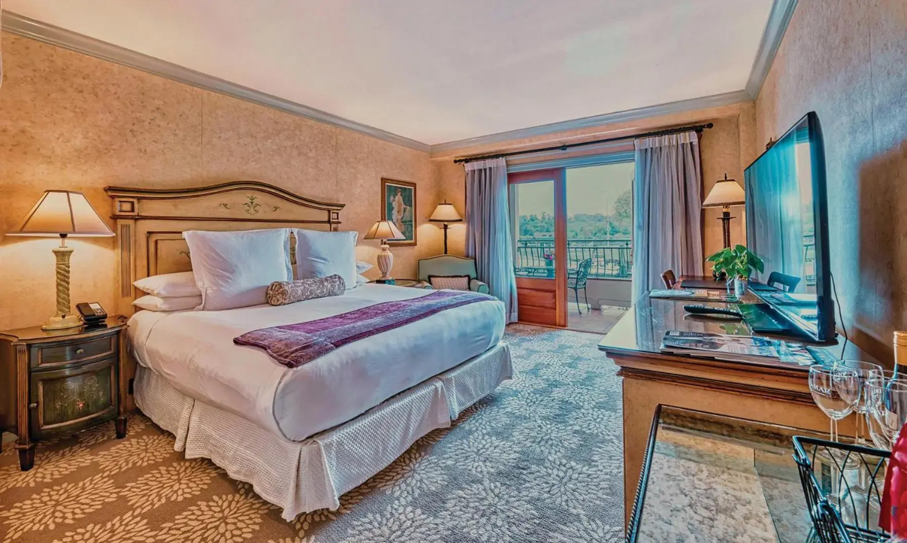 Delamar Greenwich Harbor