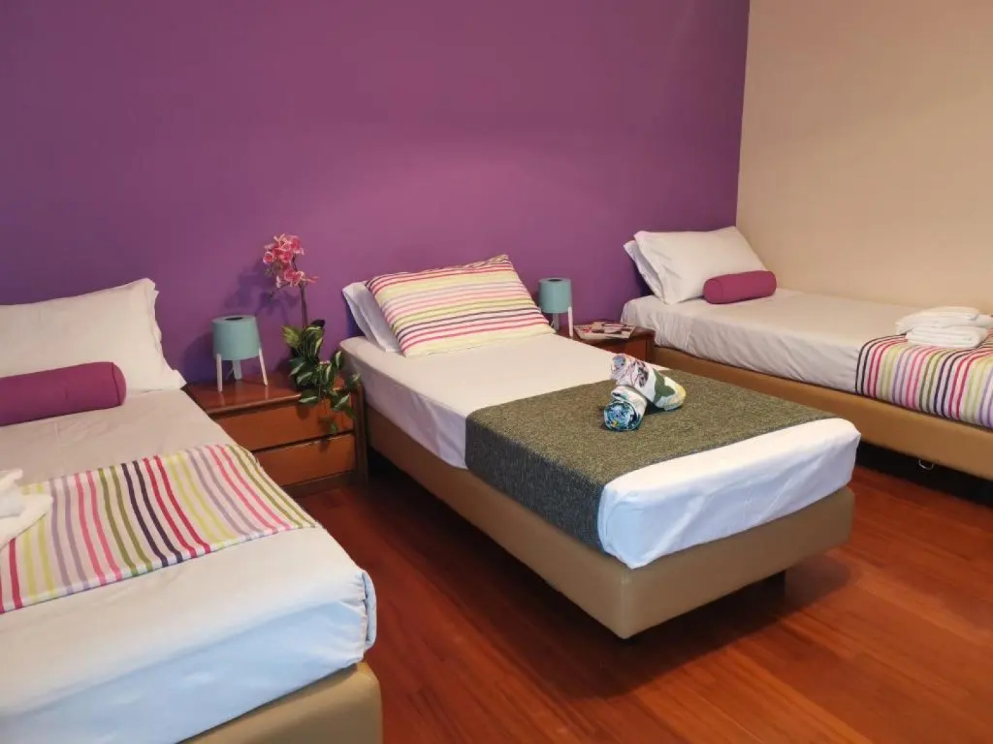 Bnbook - Sesto Calende Train Station