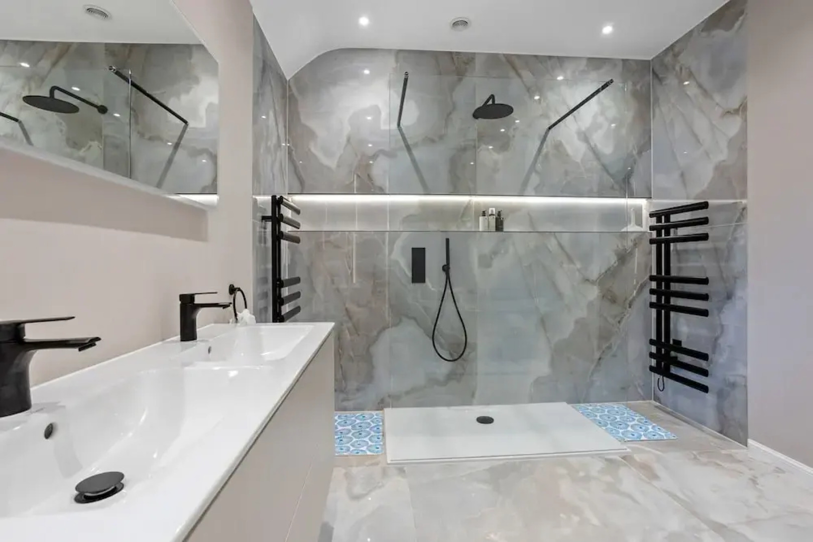 Gable View in Combeinteignhead