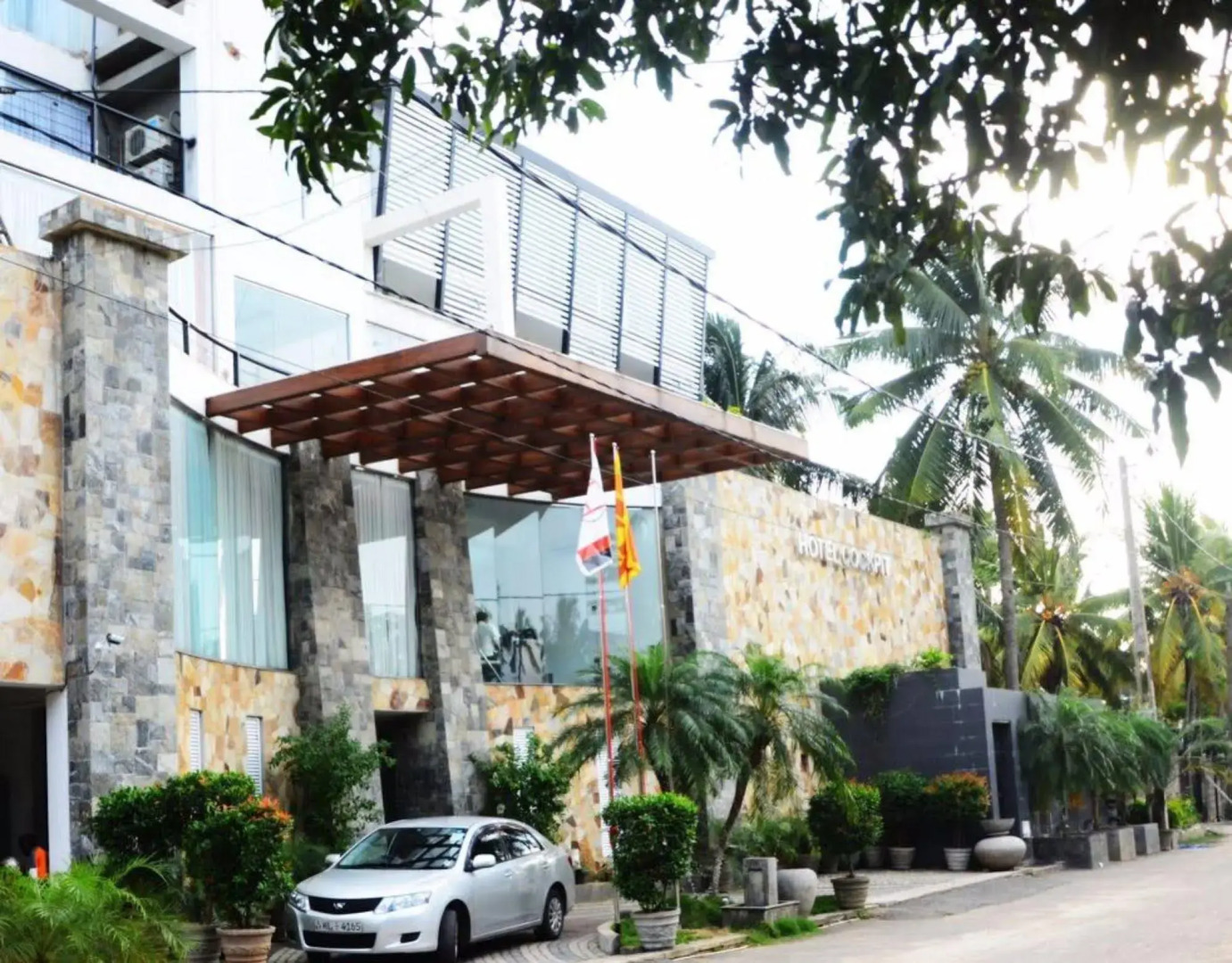 Hotel Cockpit Airport Reach