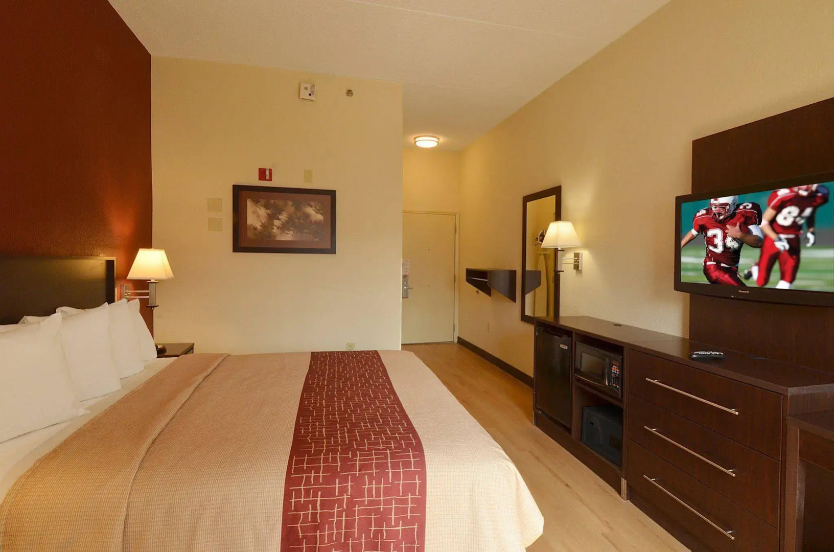 Red Roof Inn PLUS+ San Antonio Downtown - Riverwalk