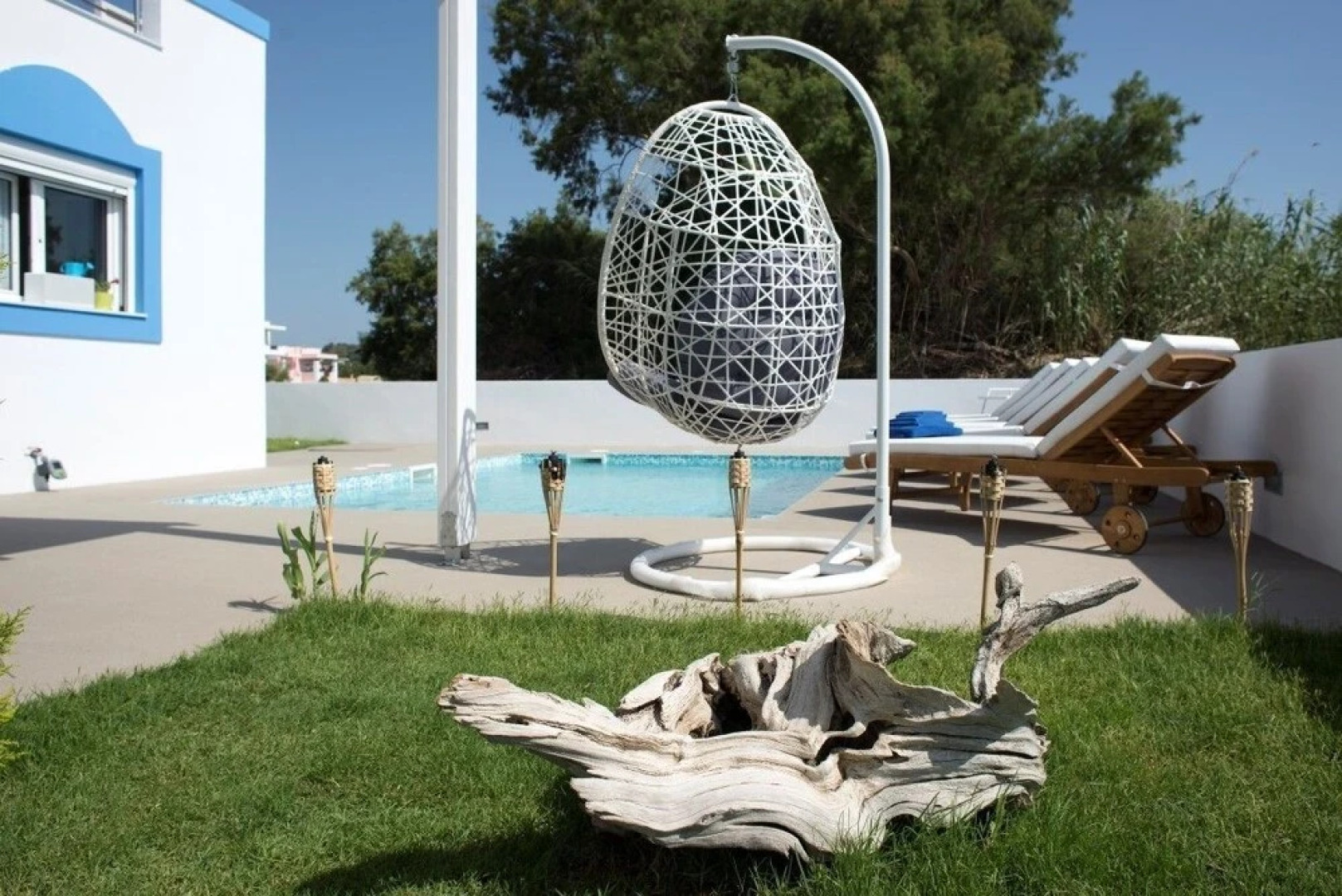 Seabreeze Villa - with Jacuzzi & heated pool