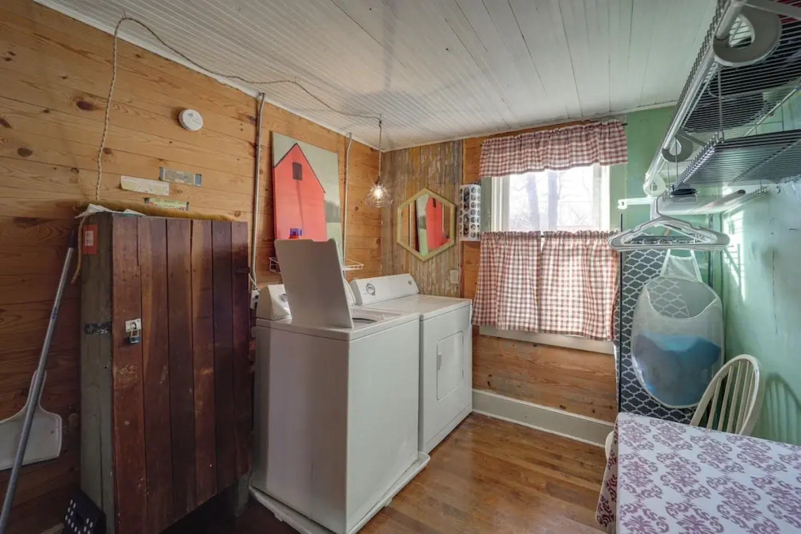 Mtn Cottage w/ Fire Pit in Newland!