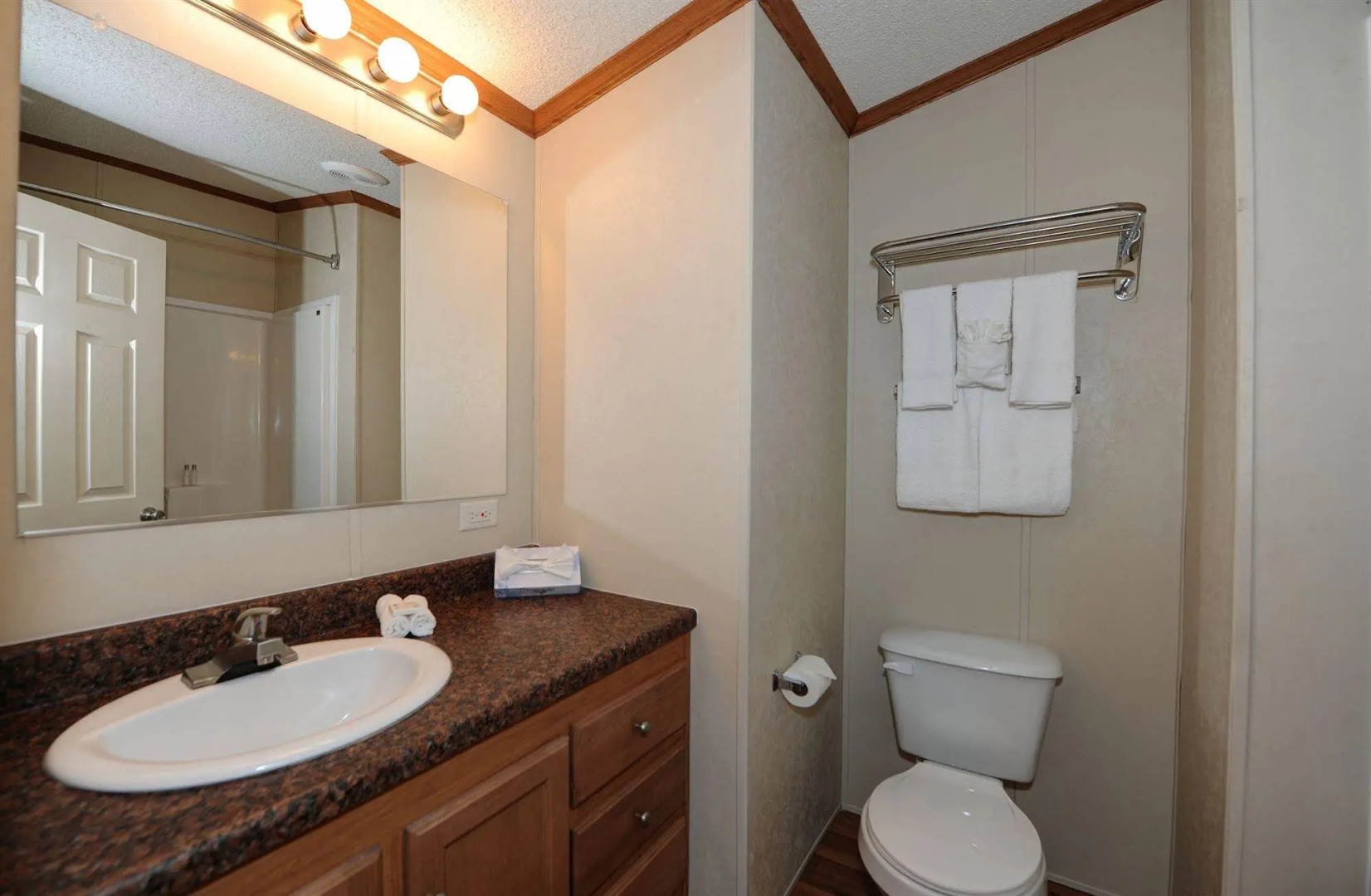 InstaLodge Hotel and Suites Cotulla