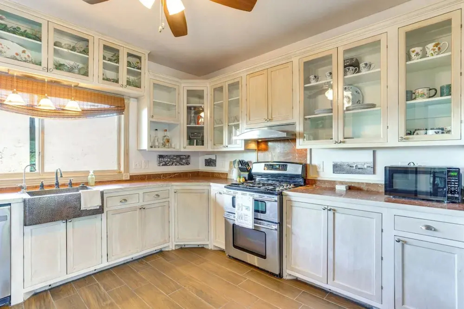 Spacious Cabin w/ Views, Near Lake Lawtonka!