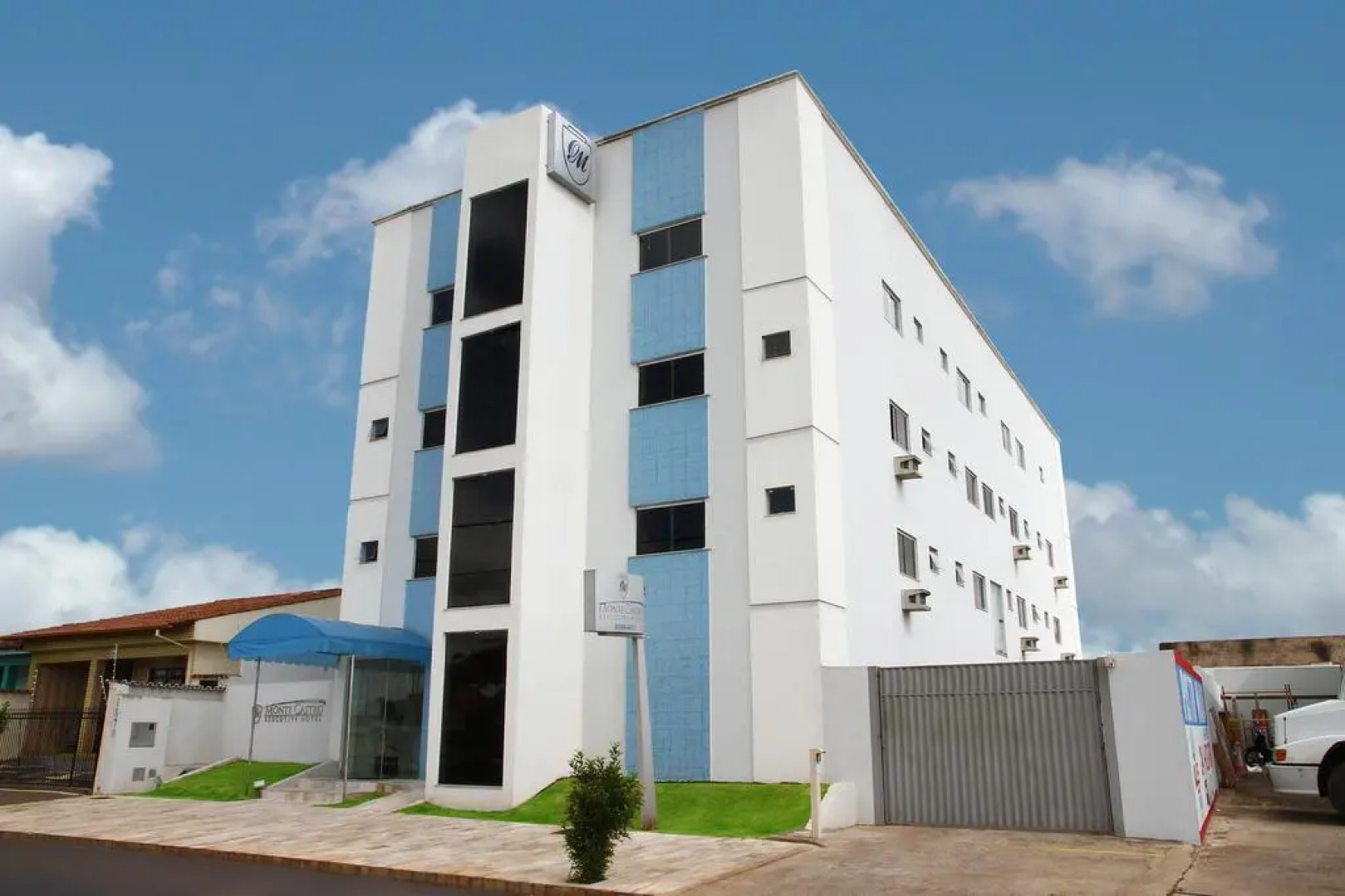 Monte Castro Executive Hotel