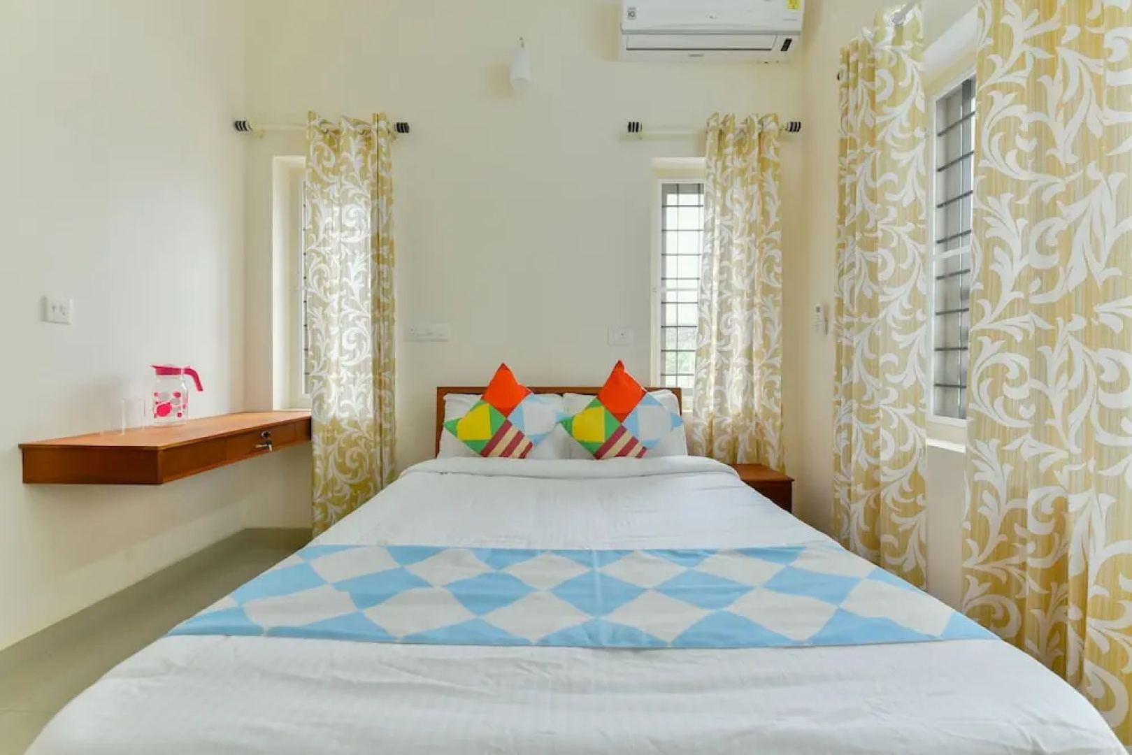 OYO 18602 Home Spacious Stay Near Lulu Mall
