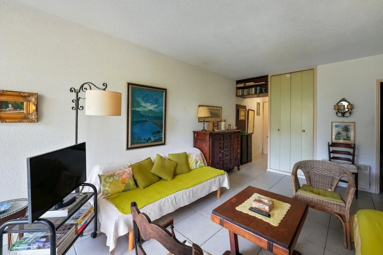 Studio in Saint-tropez, With Pool Access and Enclosed Garden - 800 m F