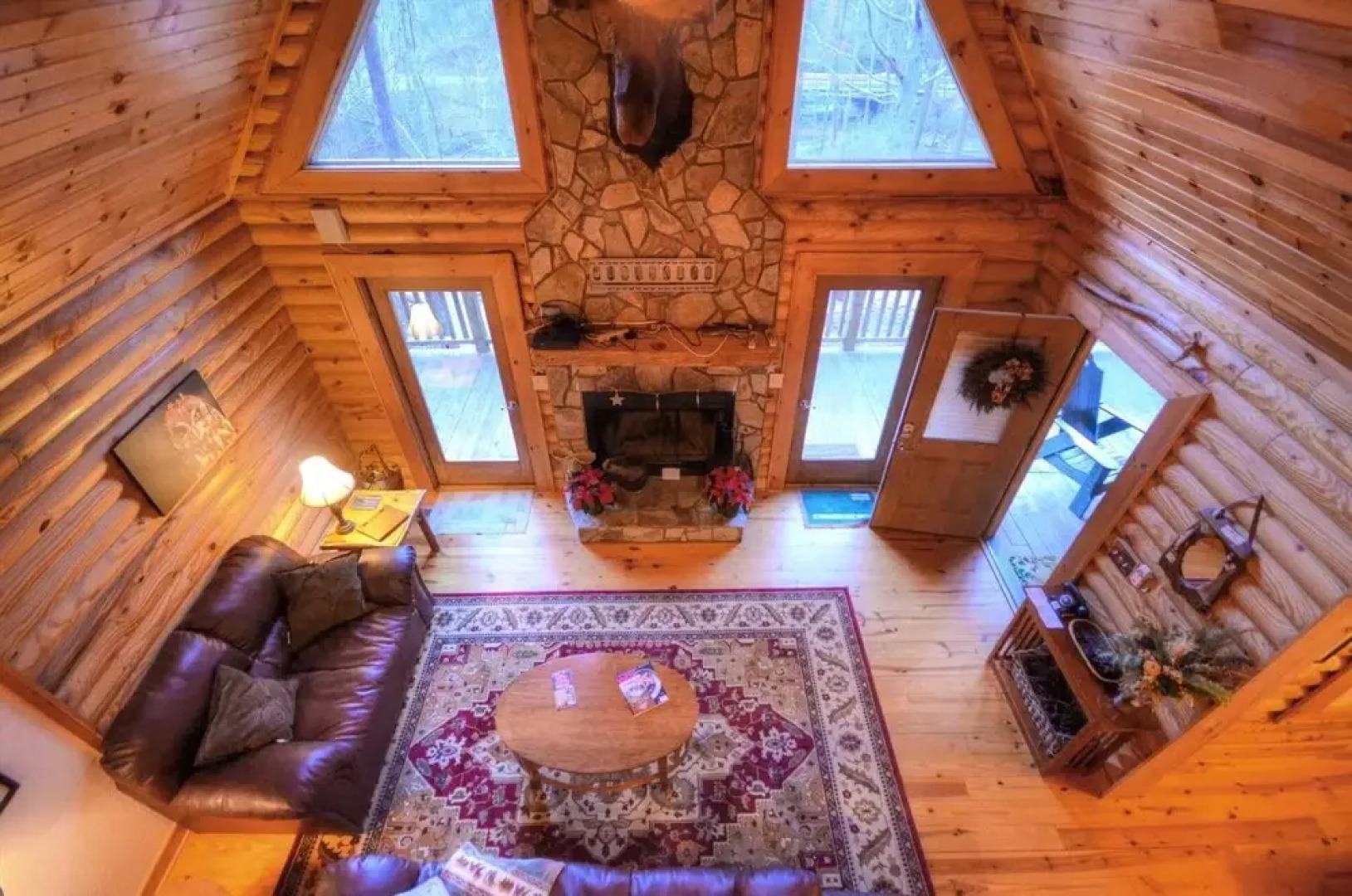 Nantahala Riverside 3 Bedroom Cabin by RedAwning