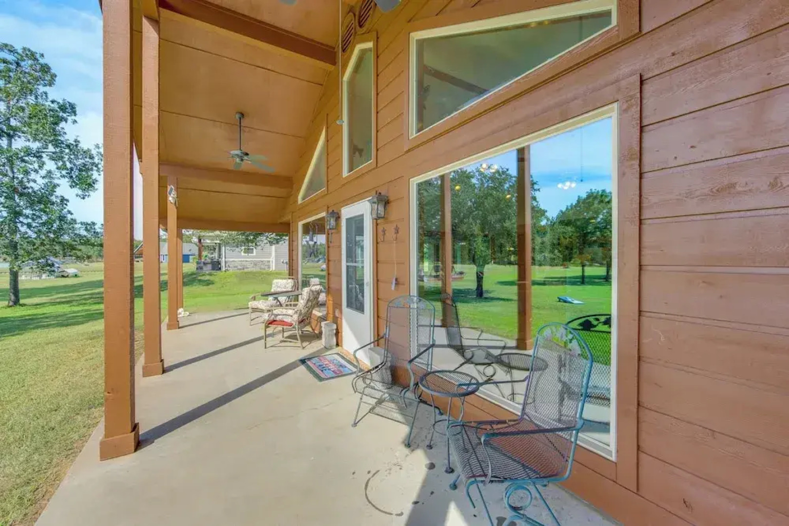 Rhodes Retreat w/ Dock on Cedar Creek Lake!