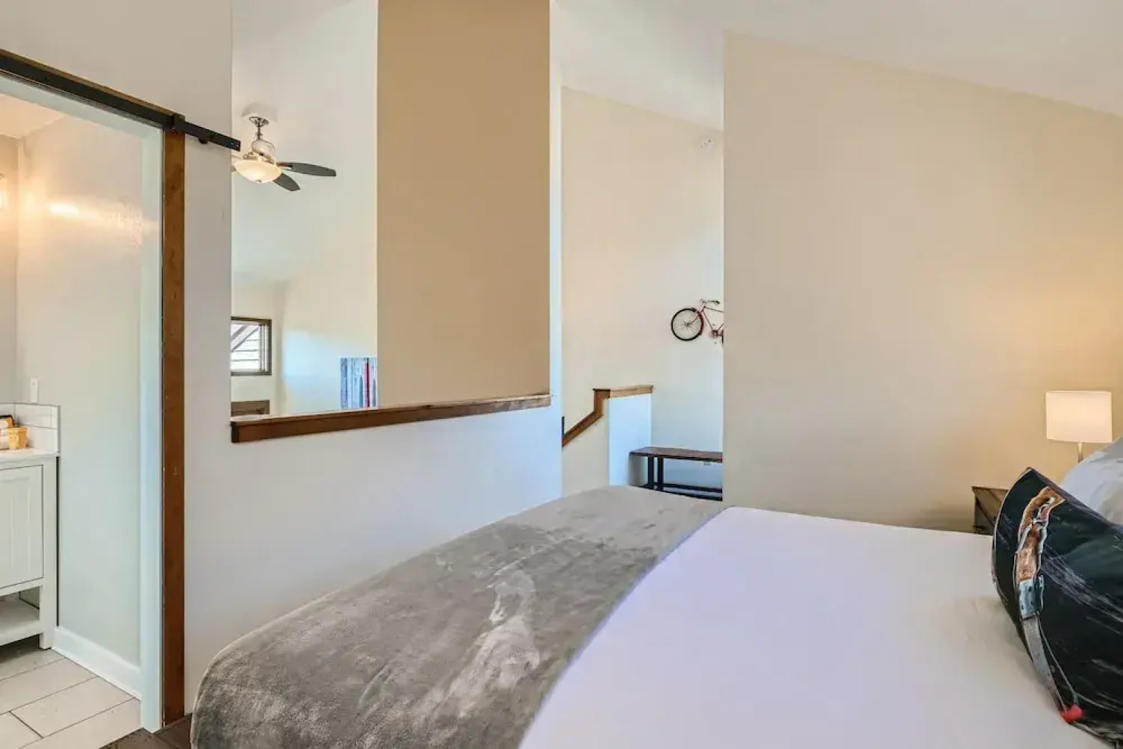 2bedroom+Loft Private Entry, Lake Views, Amazing Location, Near all Ski Resorts 3 Townhouse by RedAwning