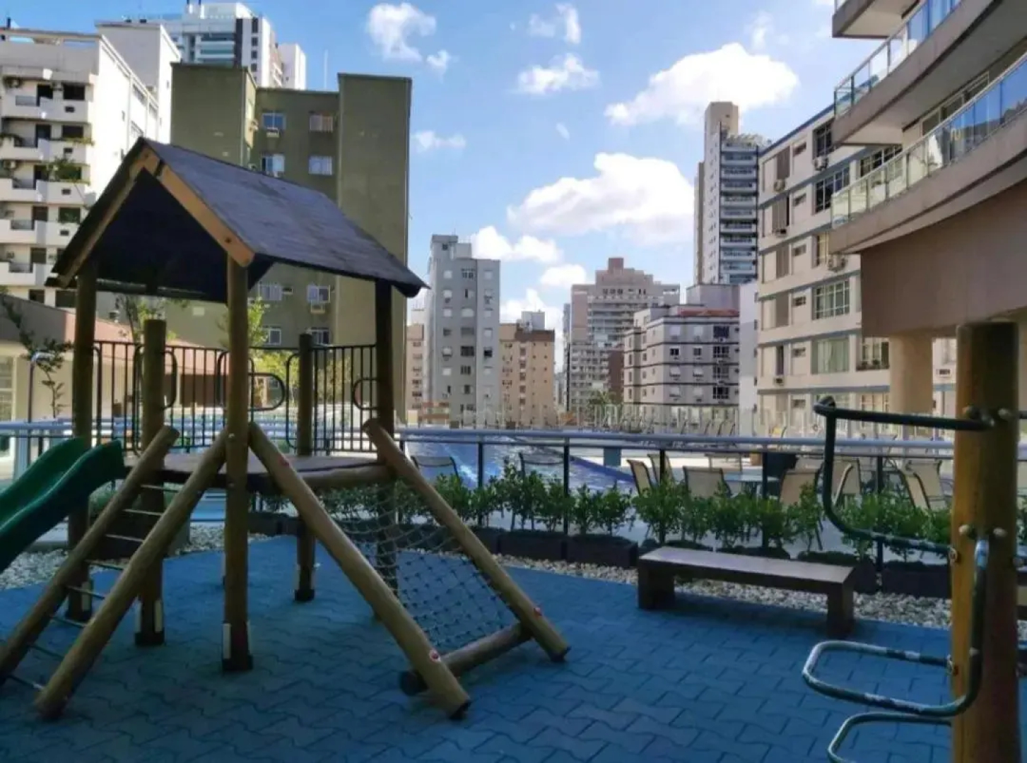 Santos Unlimited 2 Dormitórios, 32o andar com vista Mar!