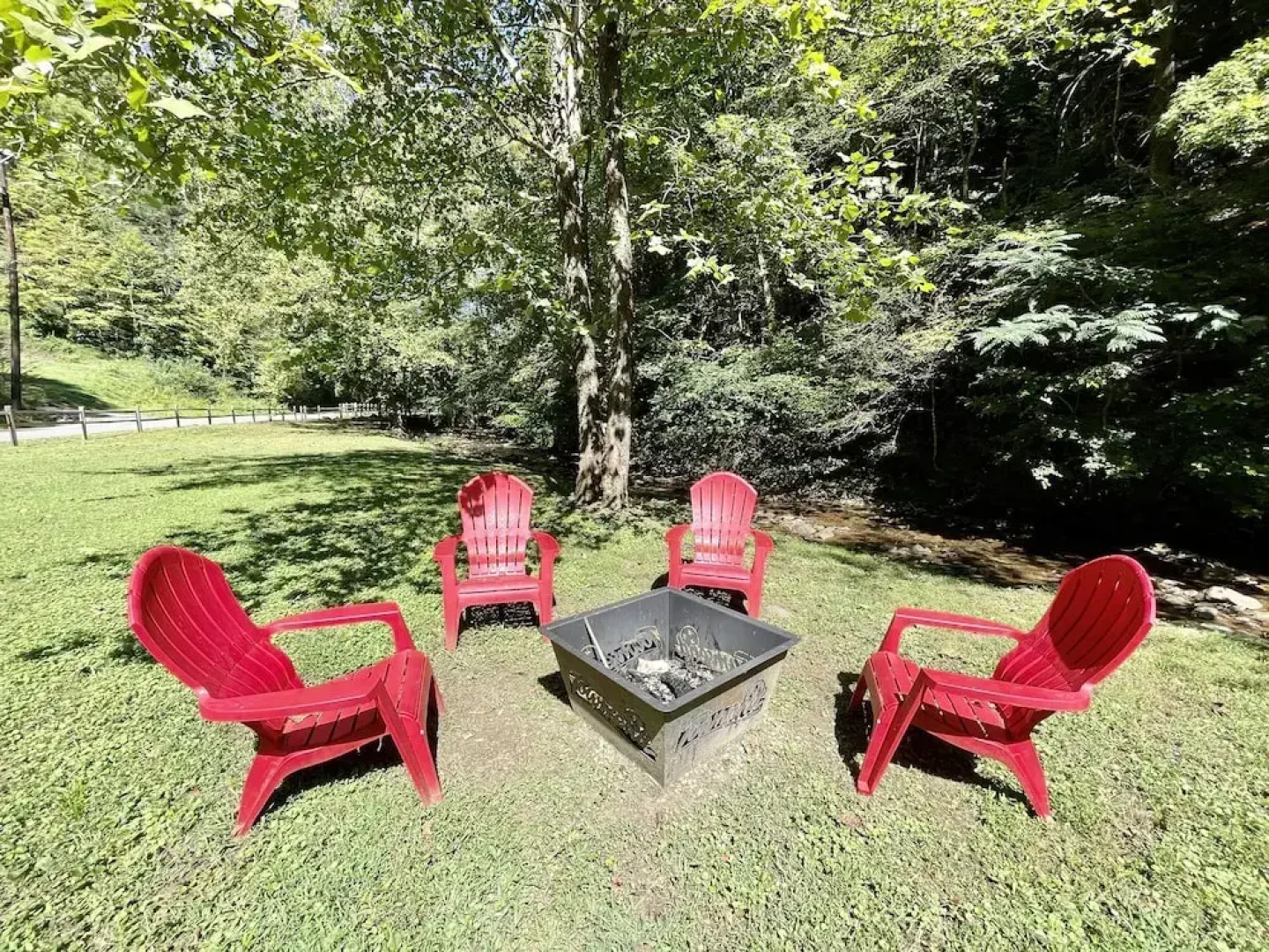 Whisper Creek 2 Bedroom Cabin by RedAwning