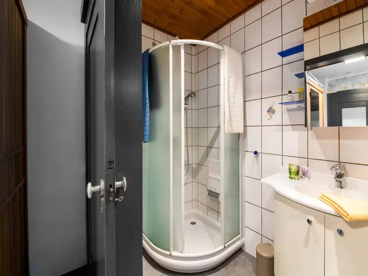 Atmospheric Holiday Home in Büllingen with Infrared Sauna