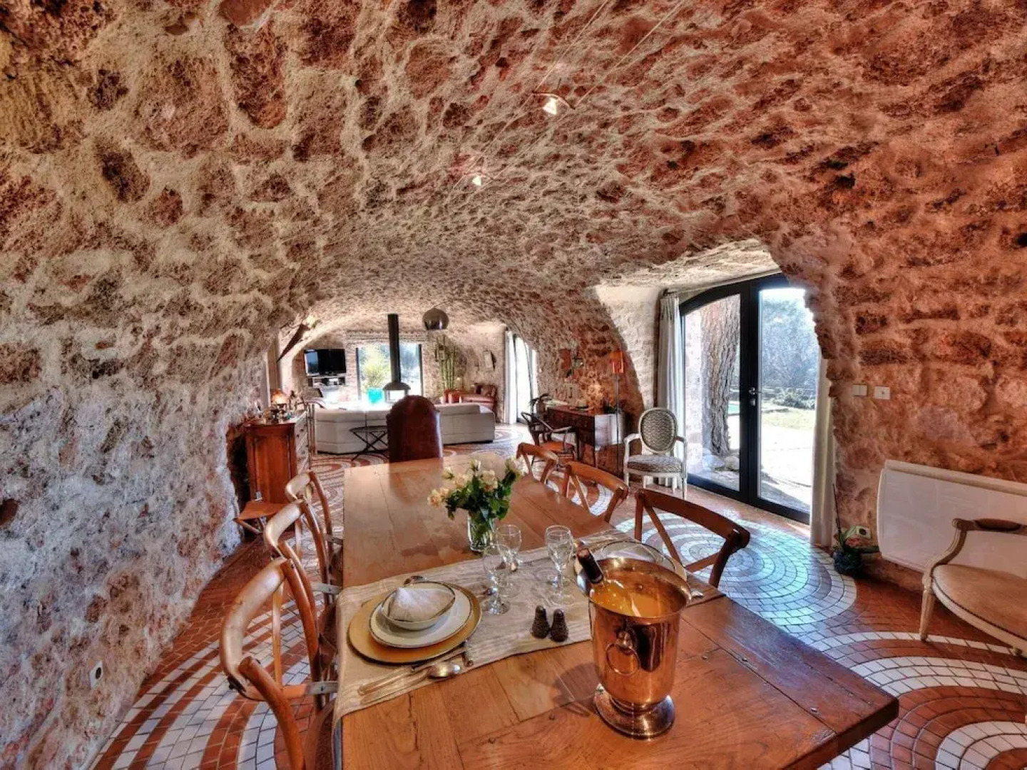 Beautiful Character House With Private Pool and High-end Services