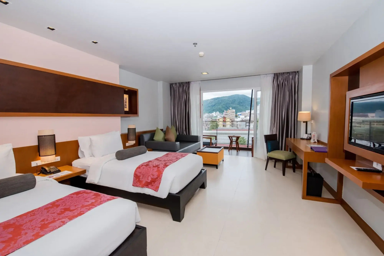 Отель ASHLEE Hub Hotel Patong