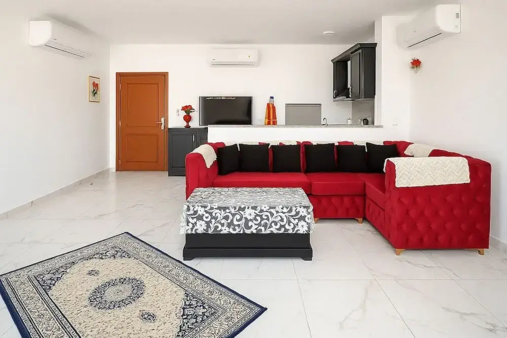 Chic & Spacious Retreat in Porto Said