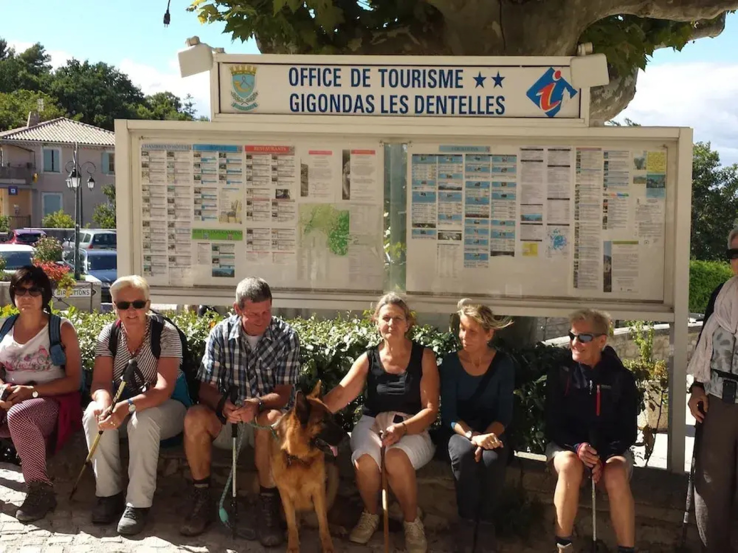 Apartment in an Original Castle With Garden in Jonquières