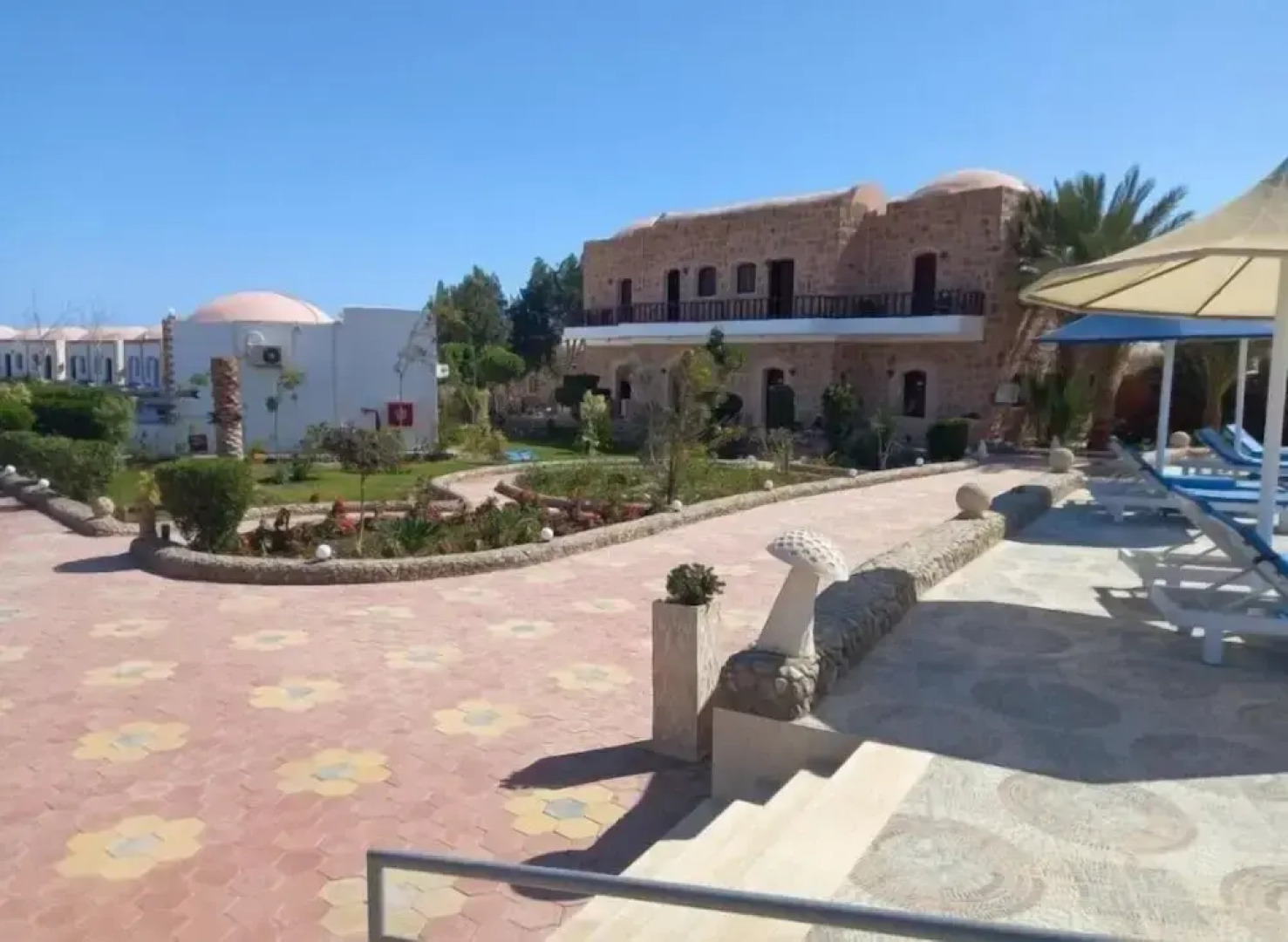 Dolphin Continental Hotel