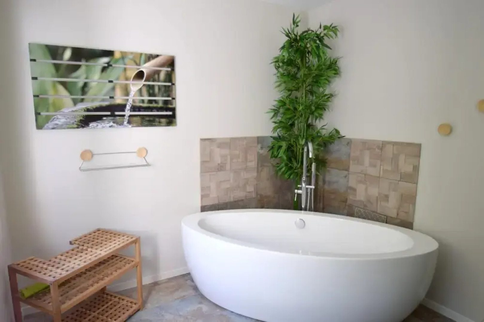 Villa With 4 Bedrooms in Mostuéjouls, With Wonderful Lake View, Privat