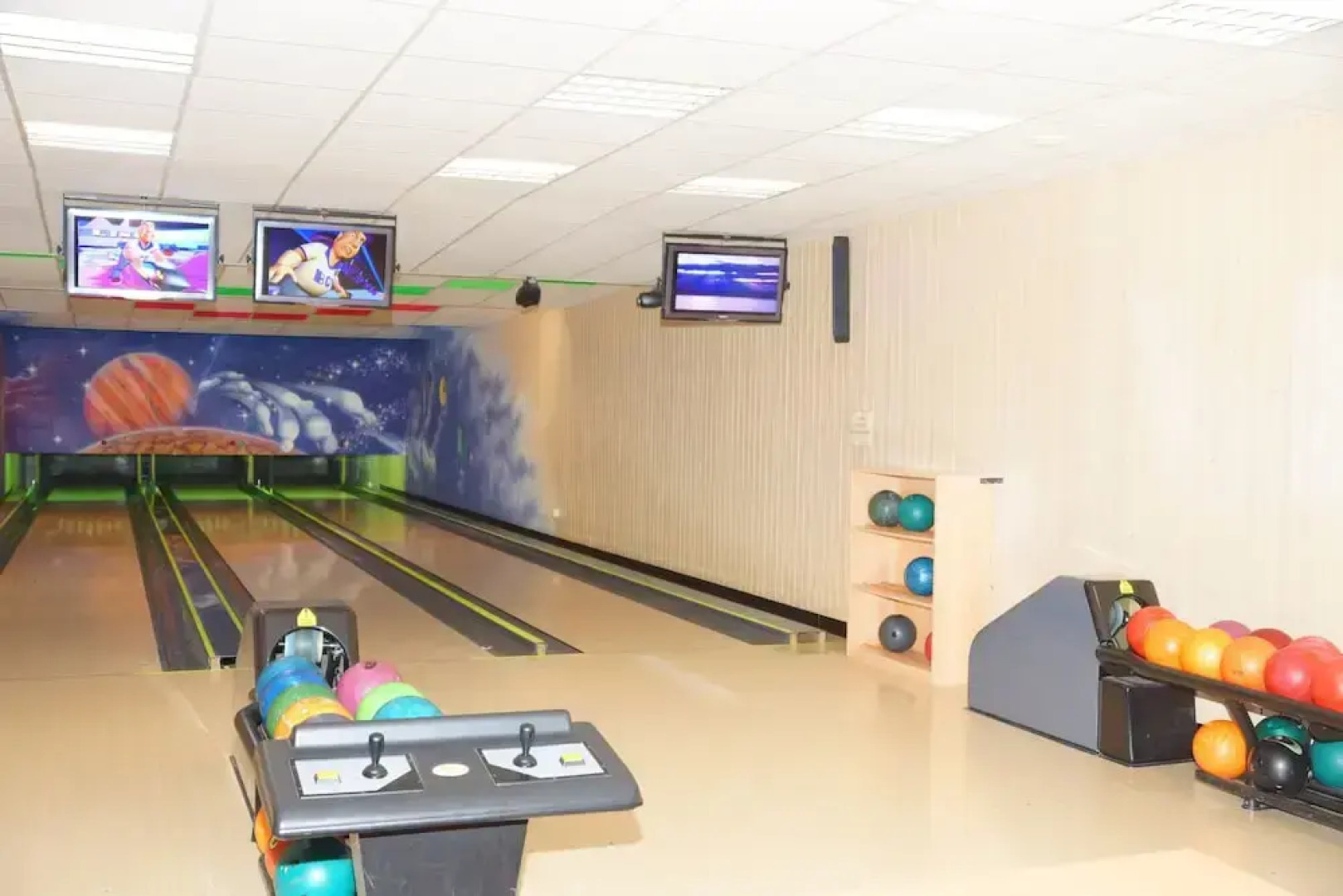 Warias Hotel & Restaurant