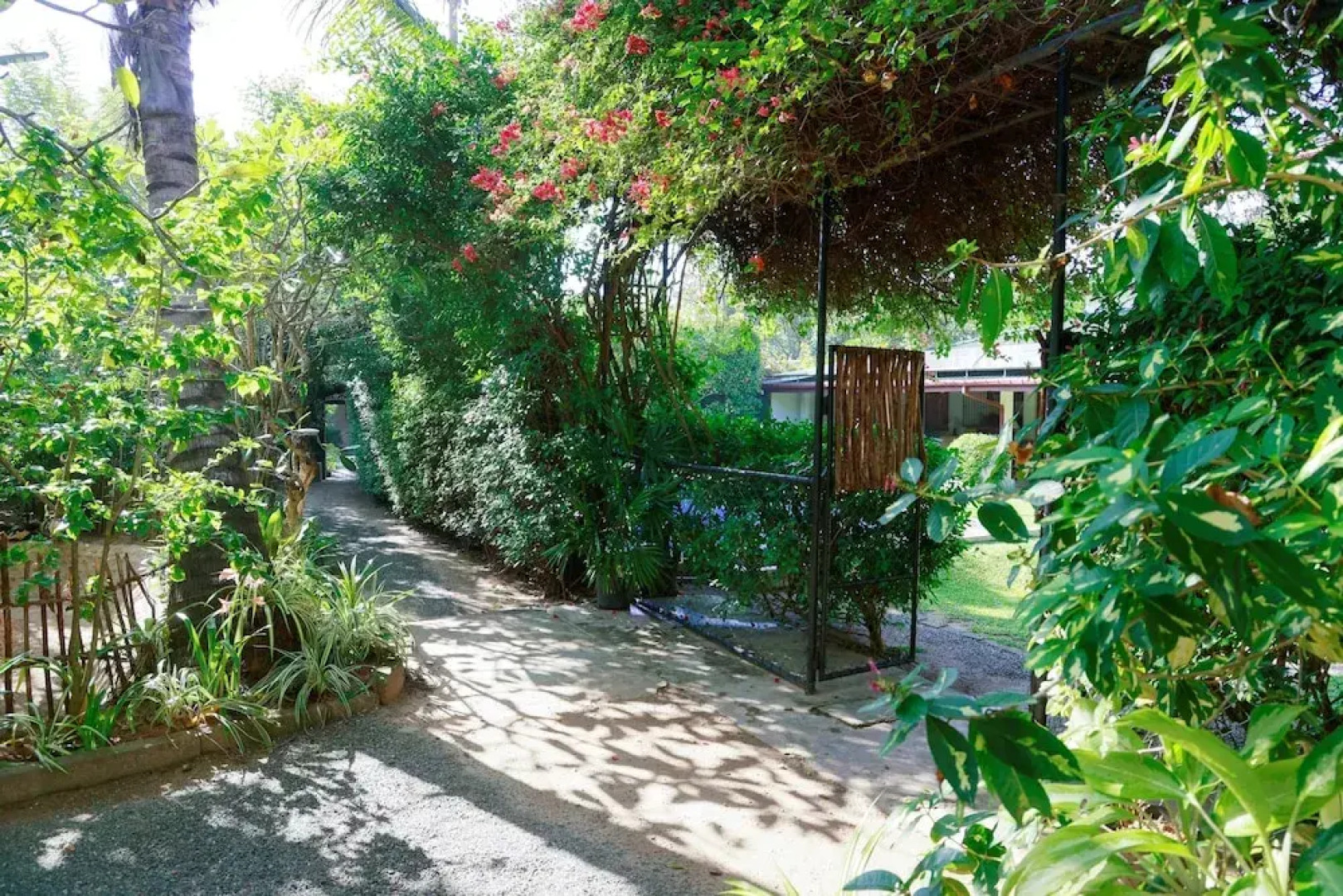 The Chalet - Whole Villa 2 Bedroom (Sleeps 4)