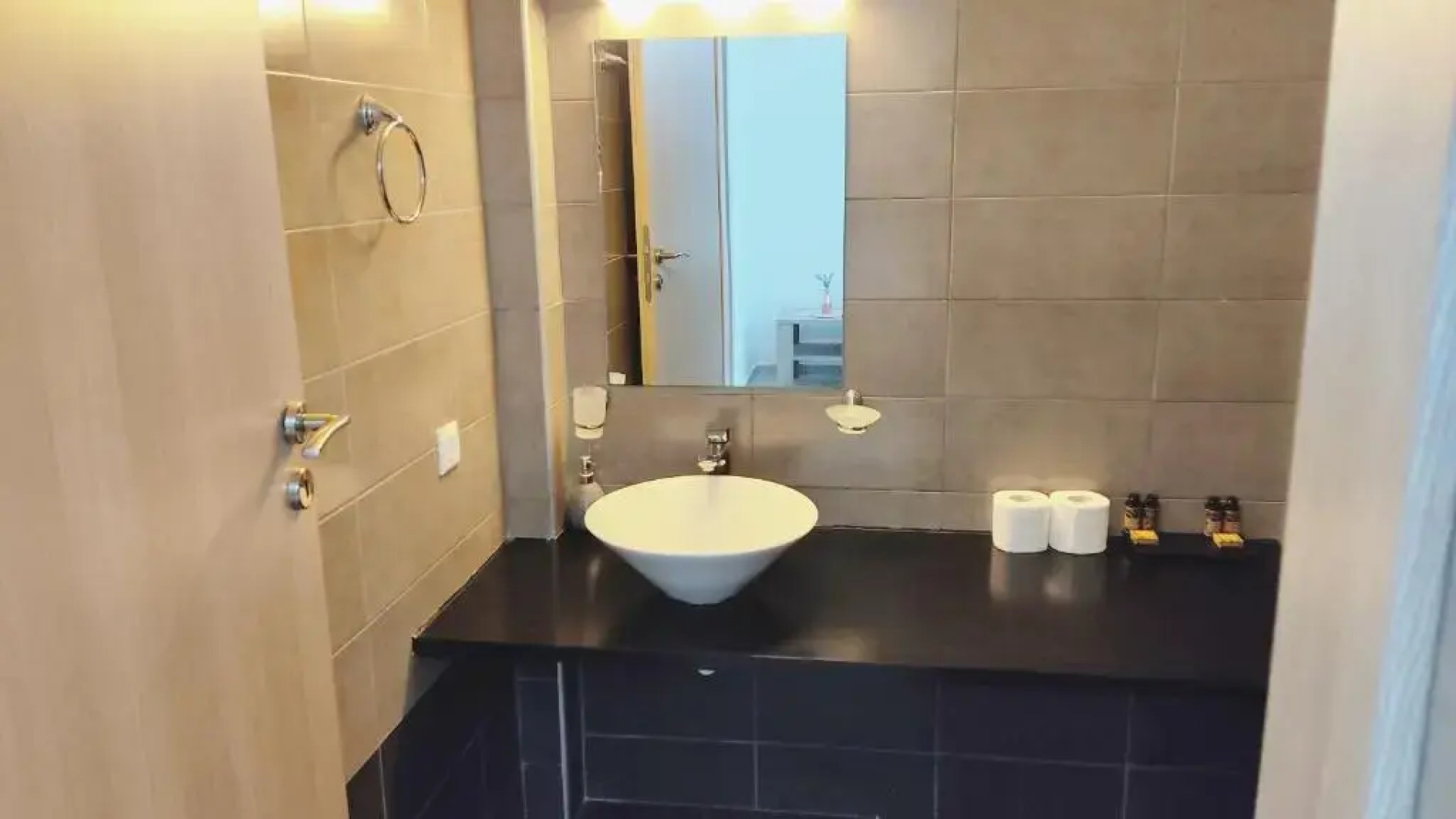 AVALON cosy apartments, minimal villas with shared swimming pool