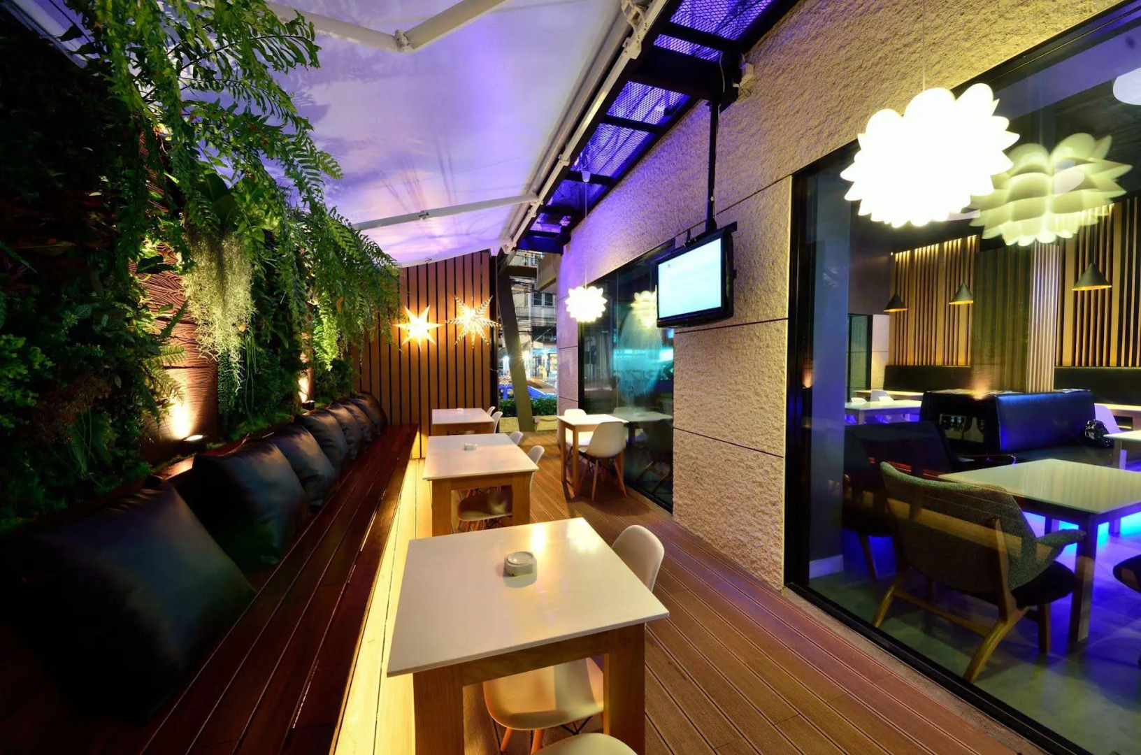 Bizotel Premier Hotel & Residence